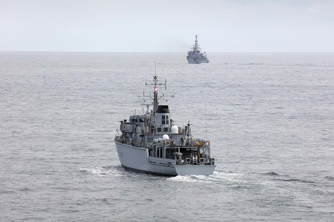 HMS Hurworth shadowing Yuri Ivanov 300818