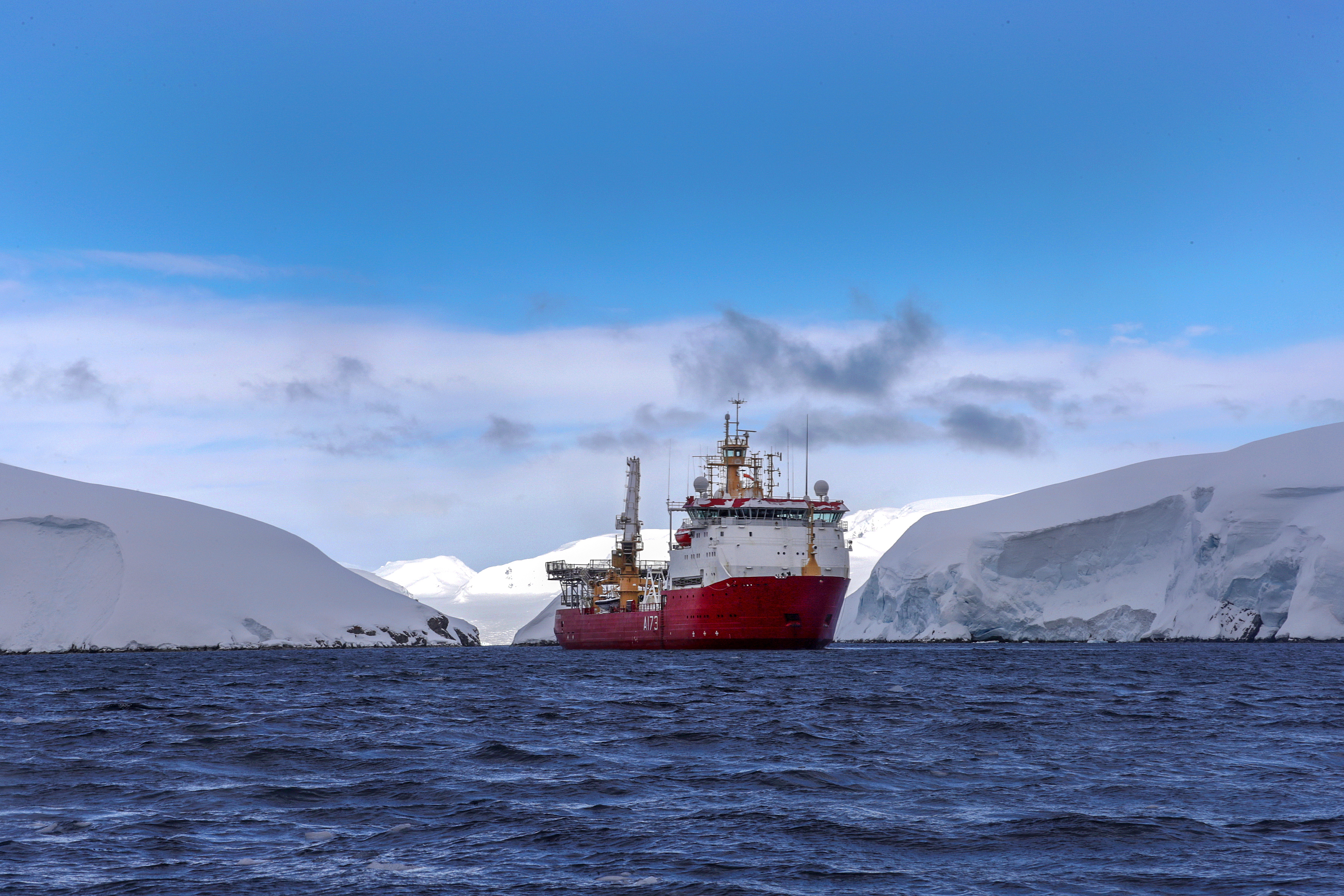 HMS Protector in Antarctica 161118 CREDIT MOD