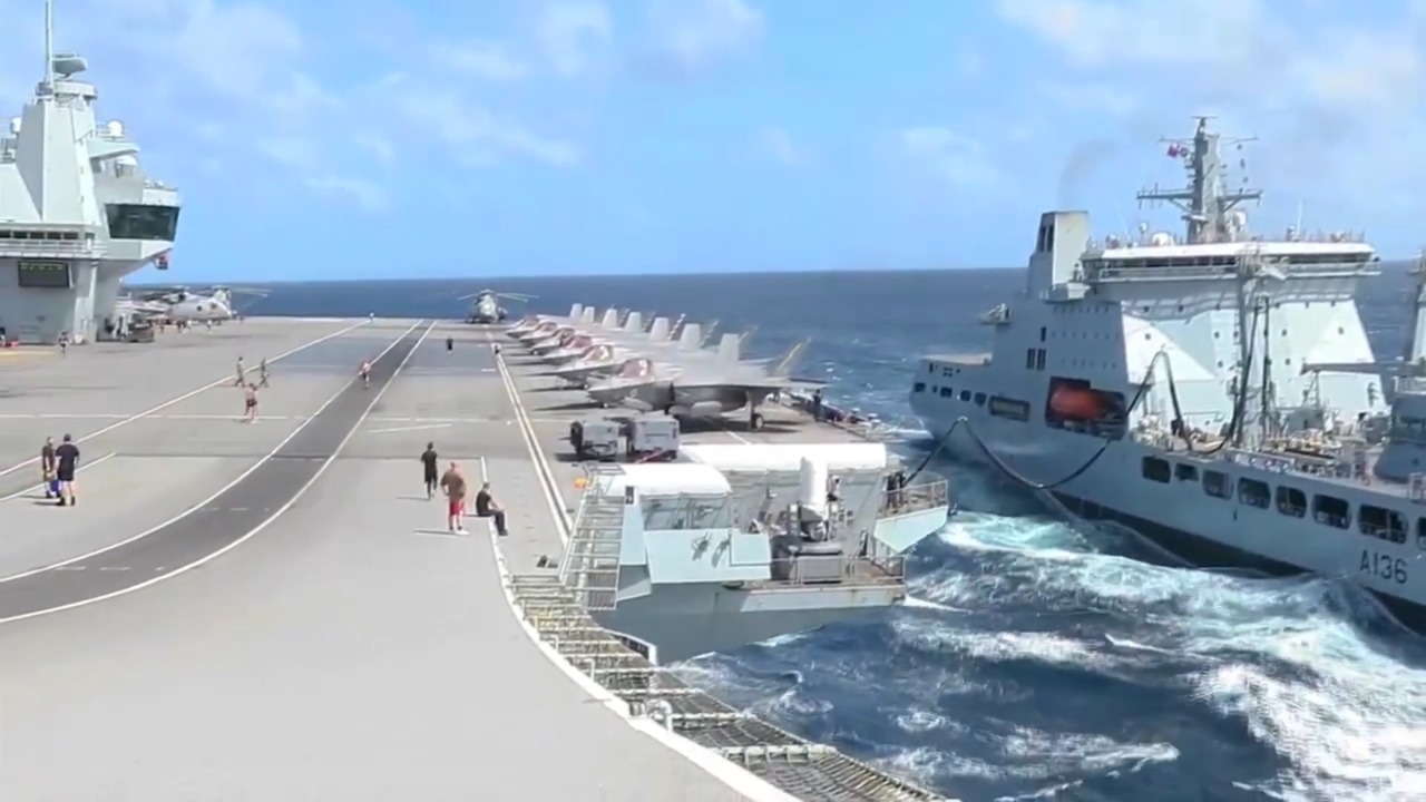 HMS Queen Elizabeth being refuelled by RFA Tidespring on Carrier Strike Group 21 (Picture: HMS Queen Elizabeth Twitter).