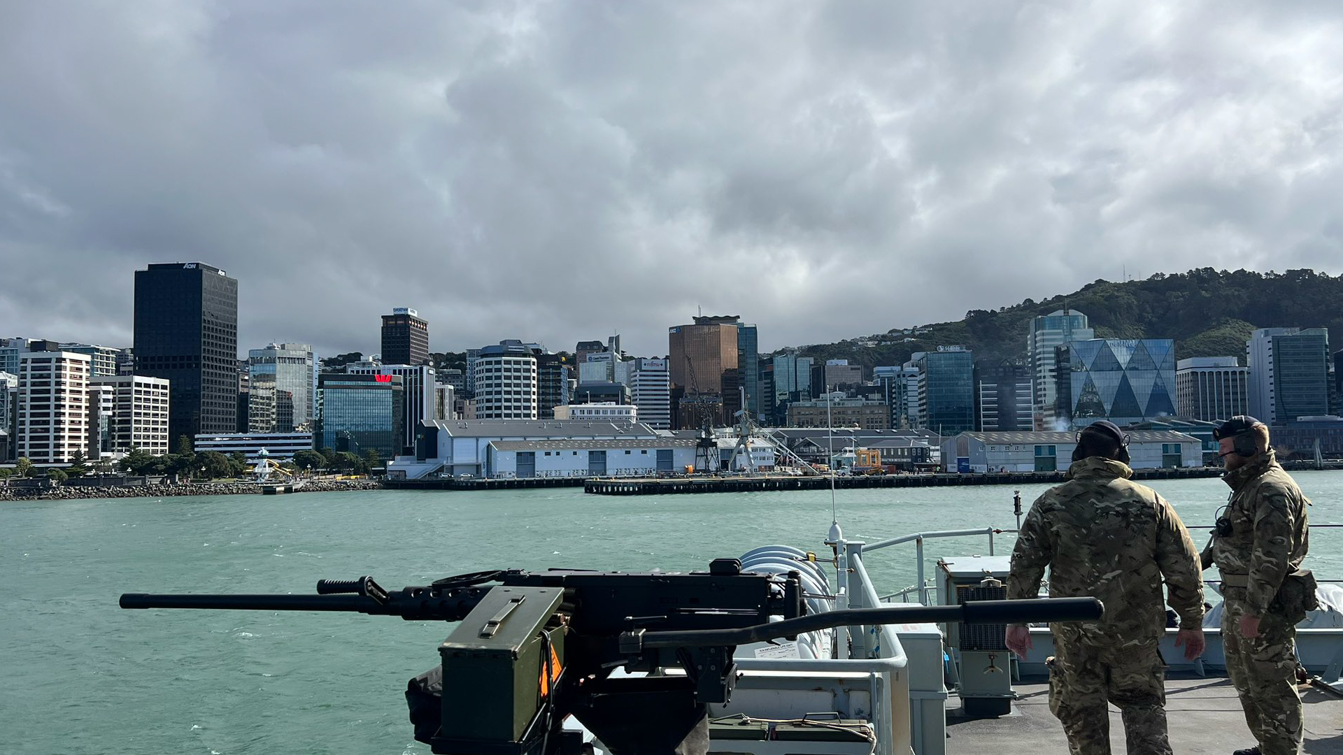 HMS Tamar arrives in Wellington