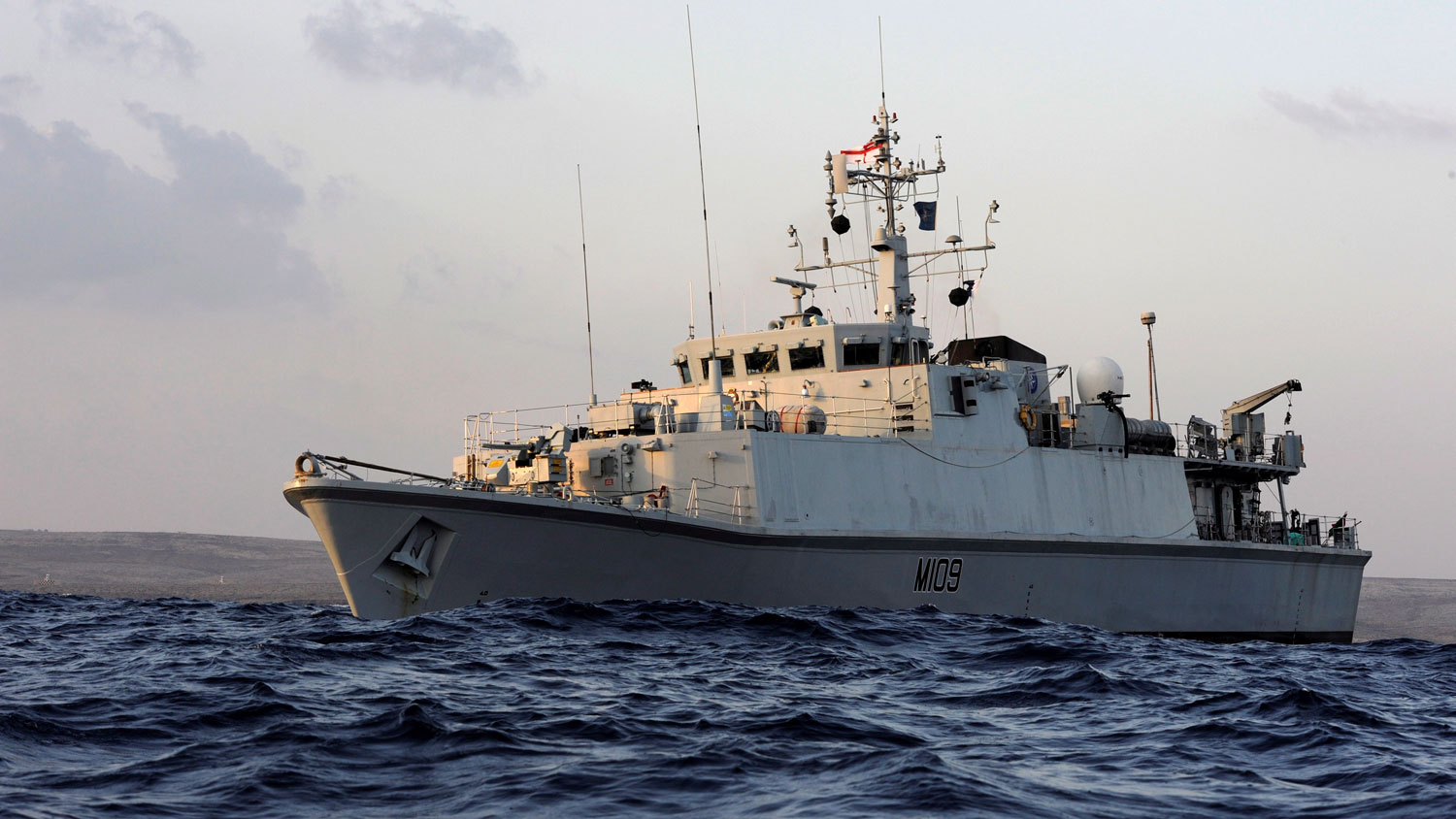 HMS Bangor Royal Navy Sandown Class Mine Countermeasures Vessel 2011 Defence Imagery 