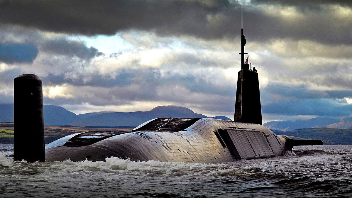 	HMS Vengeance returning to HMNB Clyde after completing Operational Sea Training in 2007 CREDIT Crown Copyright