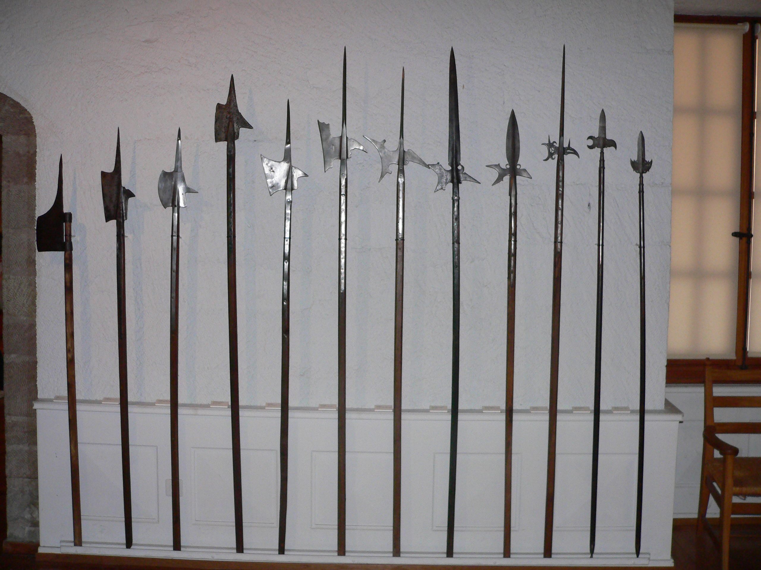Halberds & halberd-like weapons