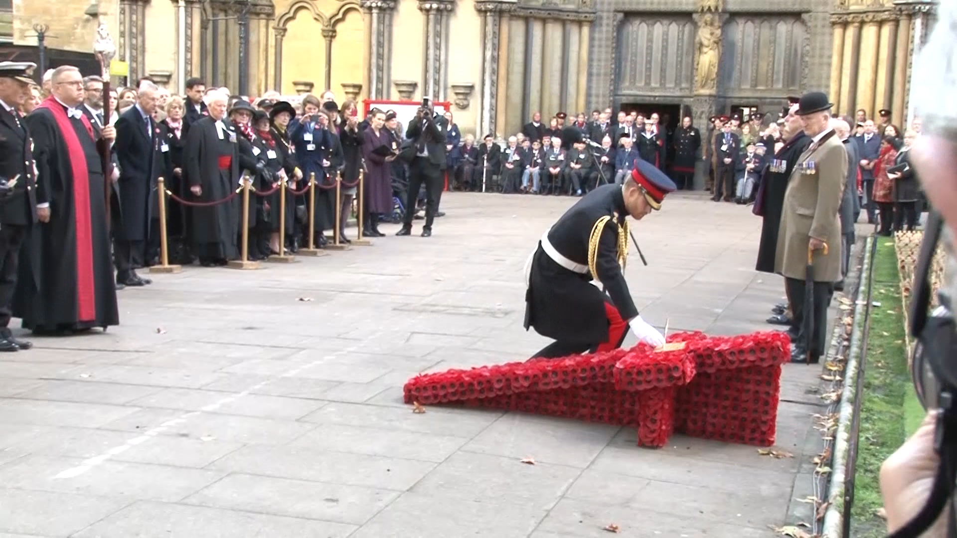 Harry paying tribute at field of remembrance london 071119 CREDIT BFBS.jpg 