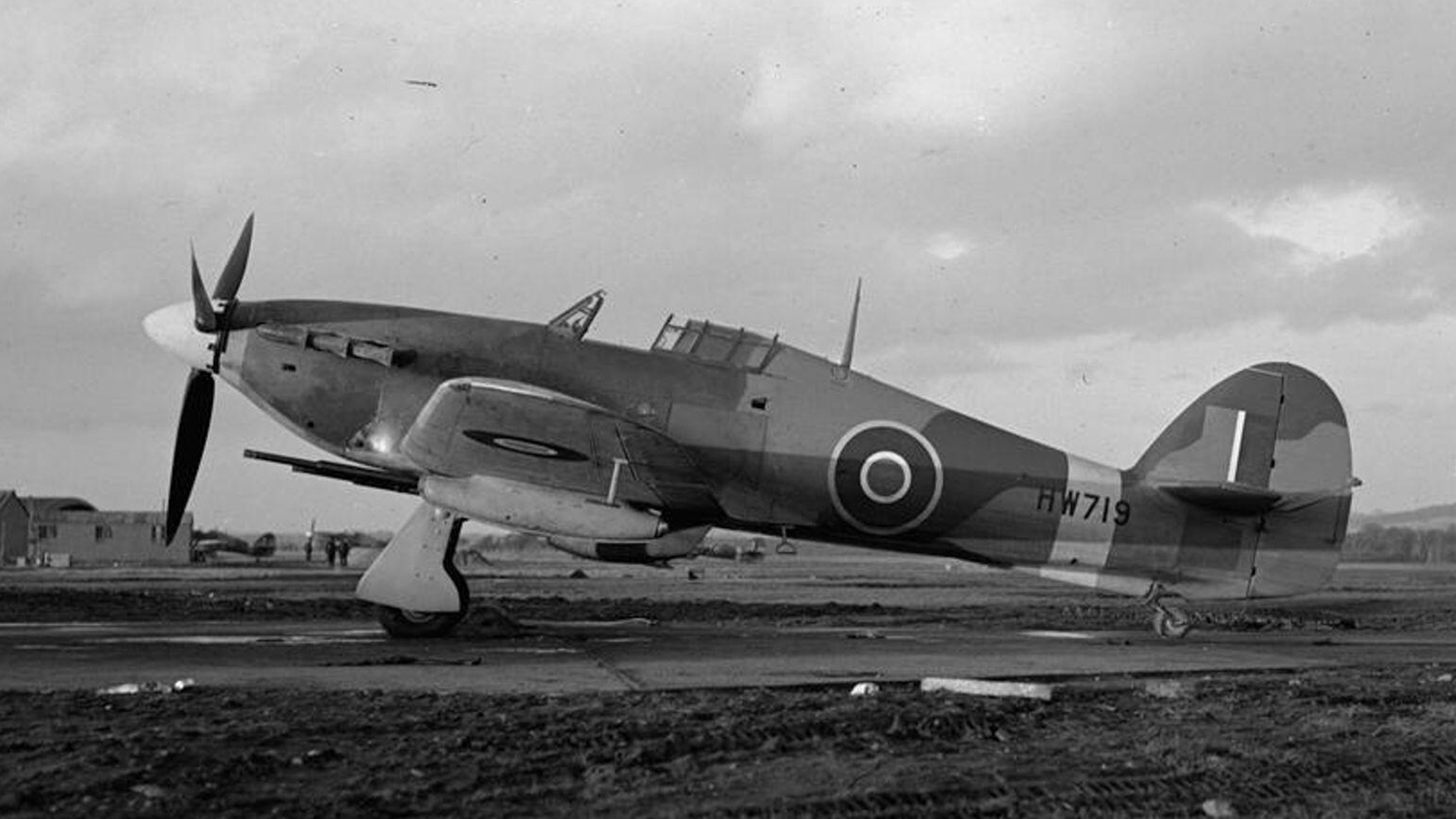 The Vickers 40mm Class S gun was fitted to the Hawker Hurricane IID in underwing gun pods