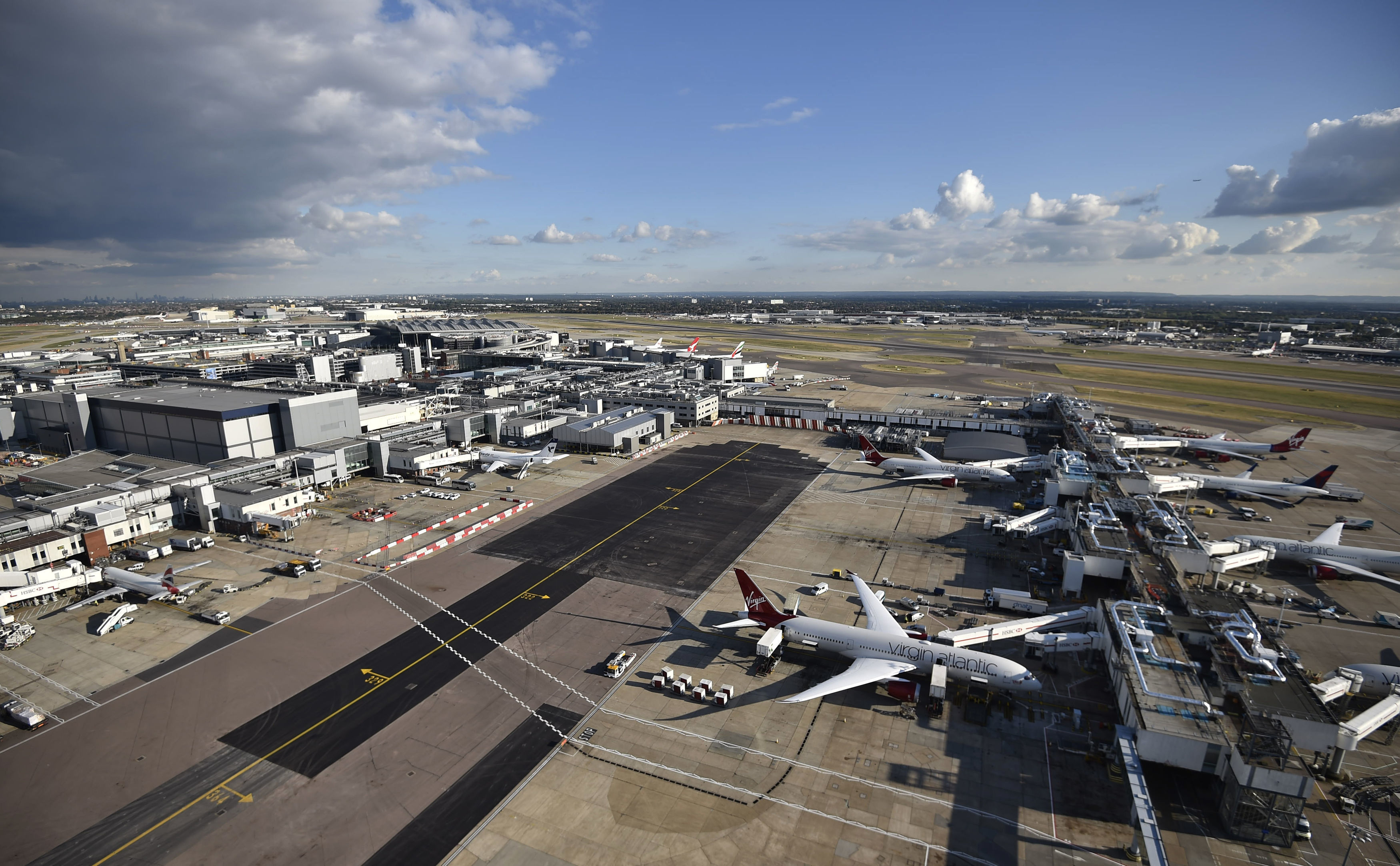 Heathrow Airport 111016 CREDIT PA