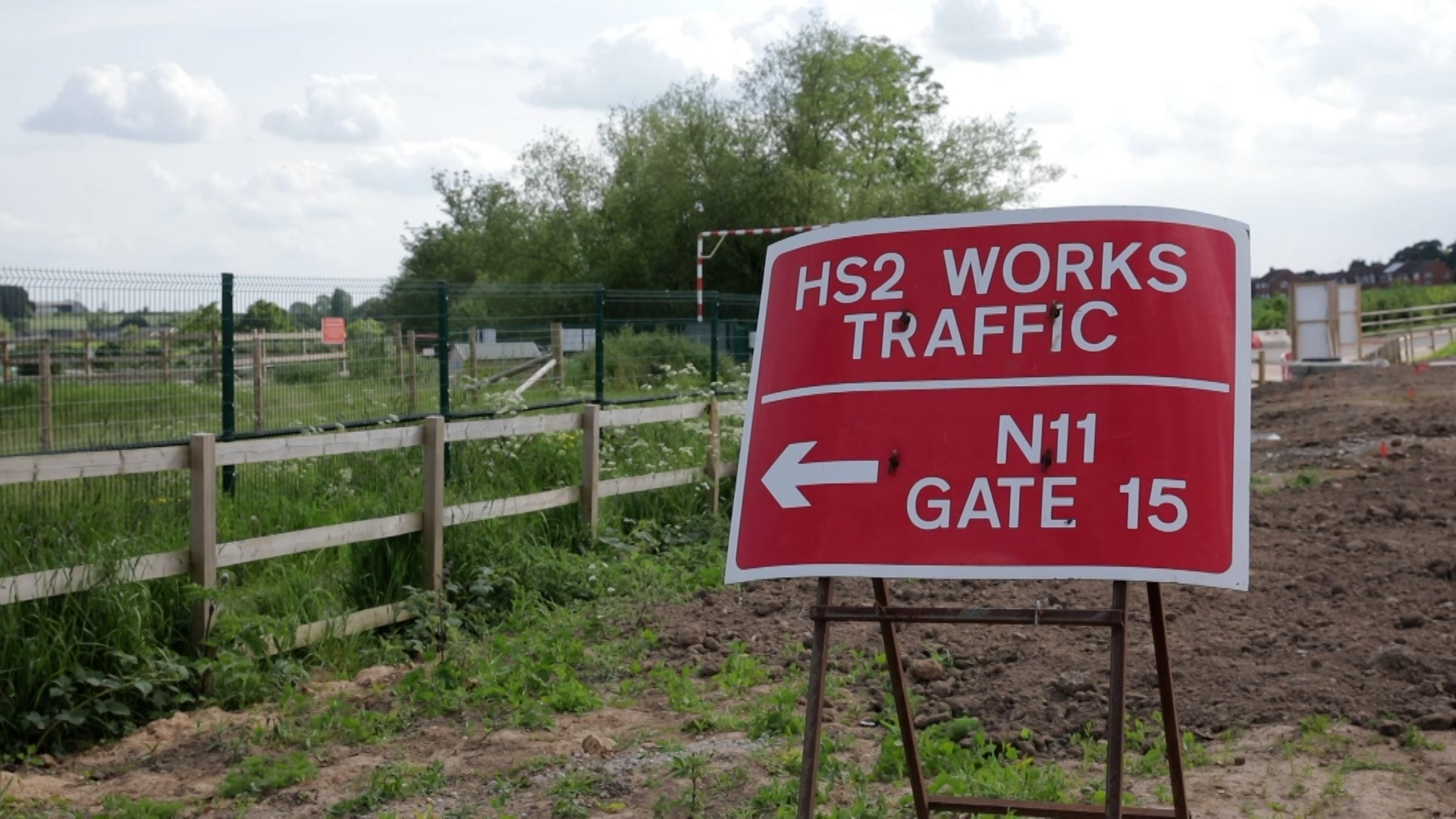High speed 2 ww2 bomb found 24052023 Credit bfbs .png 