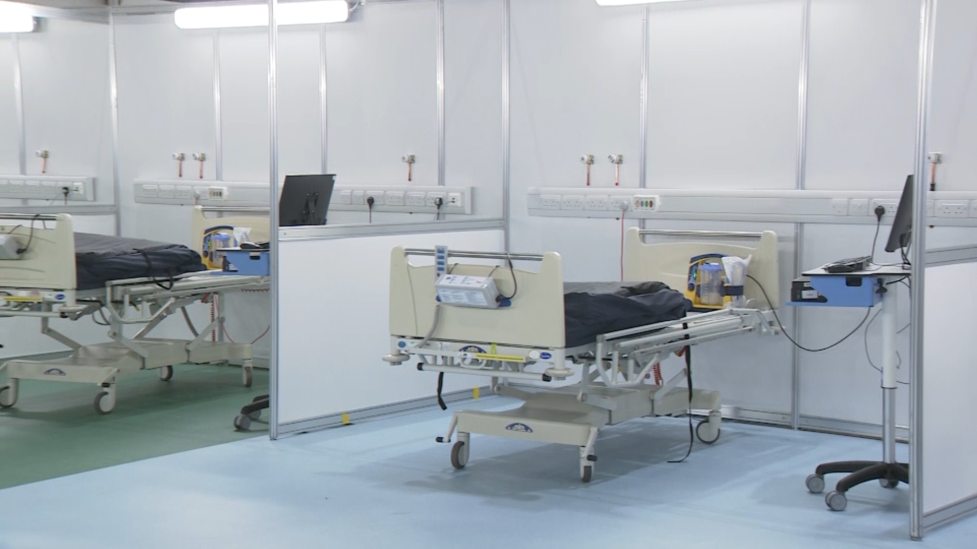 Hospital beds at Excel NHS Nightingale 310320 CREDIT BFBS.jpg