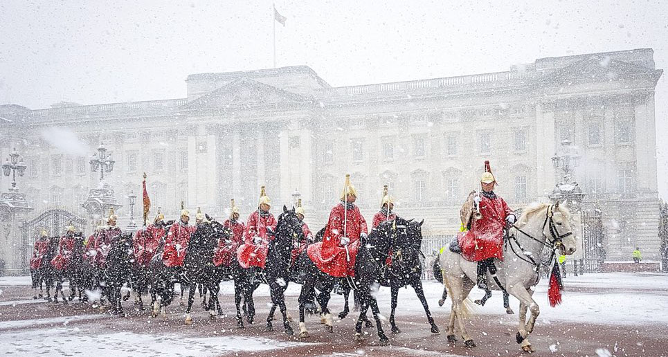 Household Cavalry Buckingham Palace Snow CROWN COPYRIGHT