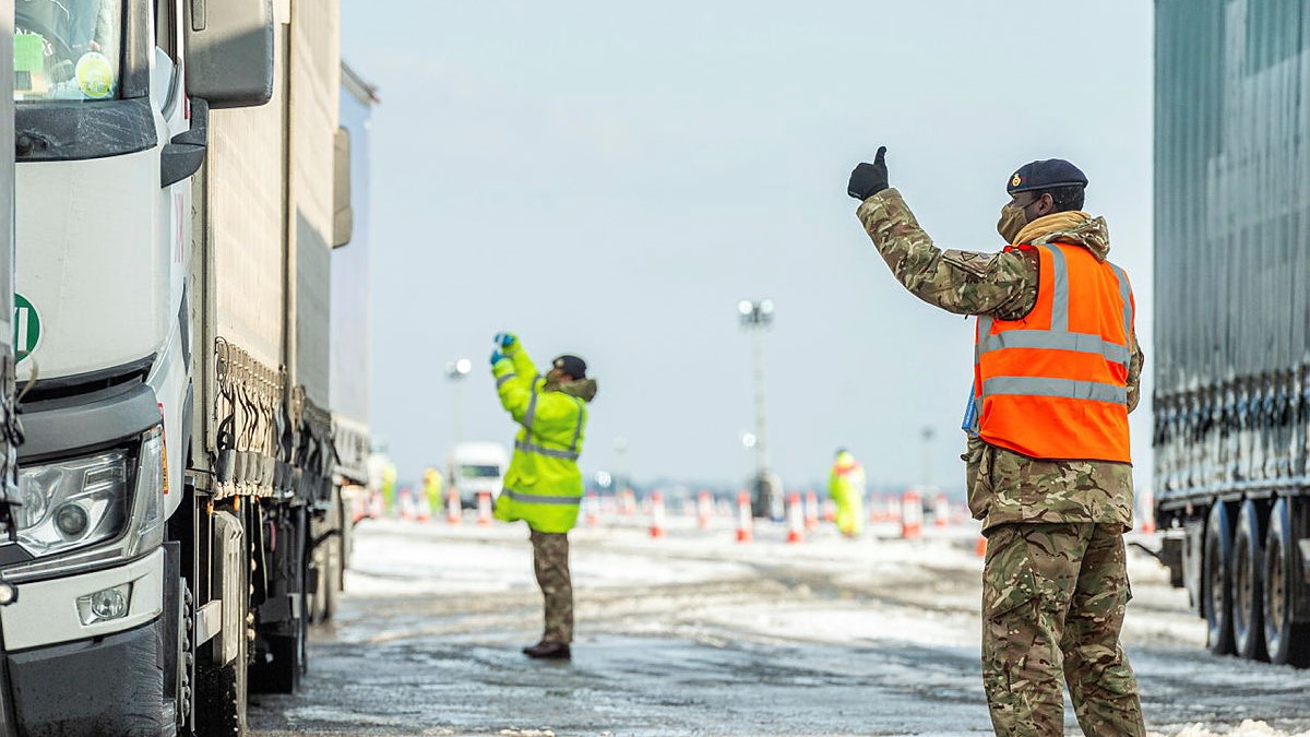 Household Cavalry Covid 19 Testing DATE 06122022 CREDIT MOD Crown Copyright.jpg