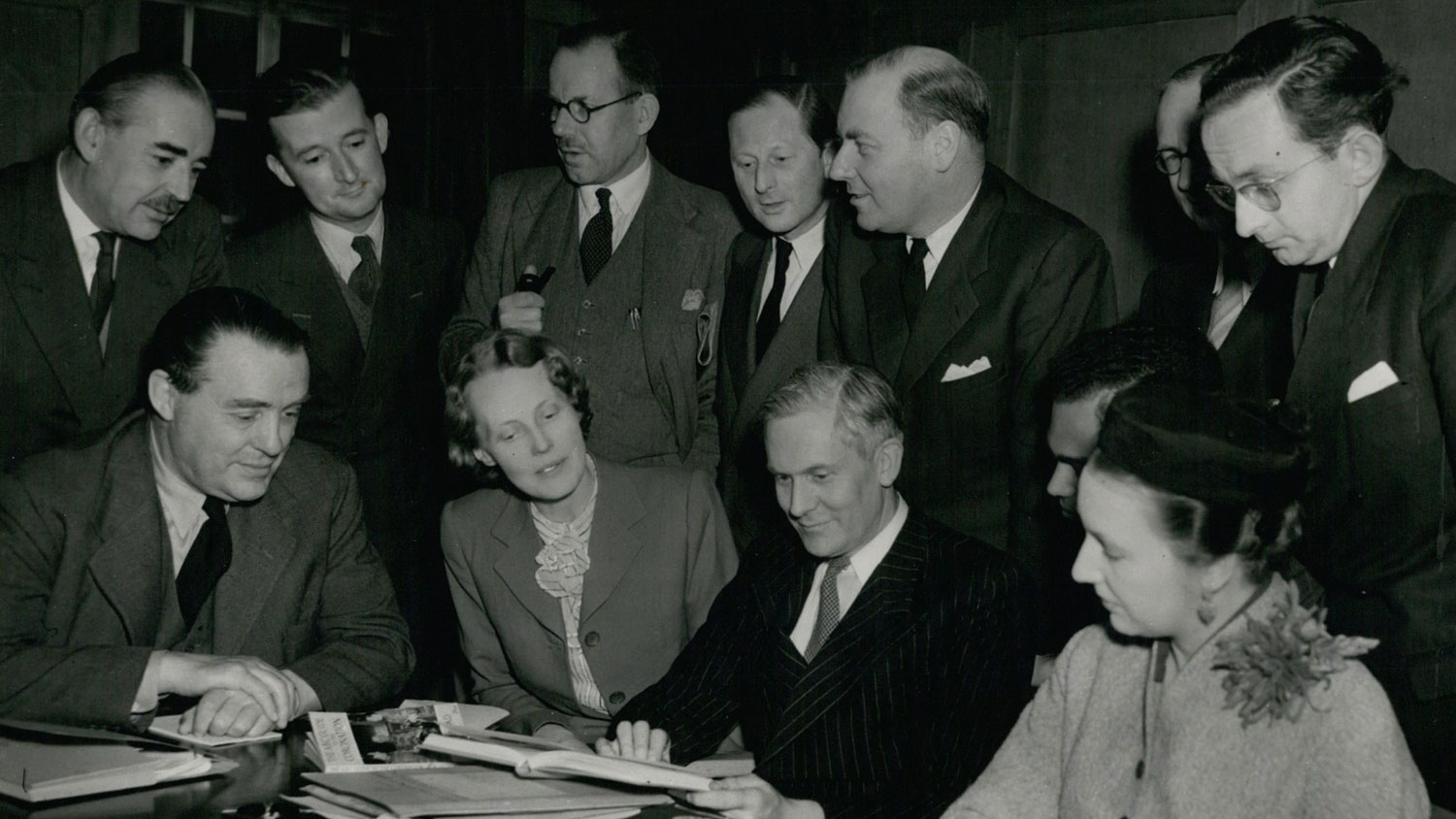 Howard Marshall Broadcaster First BBC Conference 1953 Credit Keystone Press Alamy Stock Photo