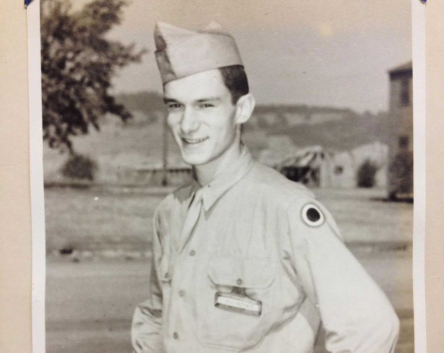 Hugh Hefner, Camp Adair 1945