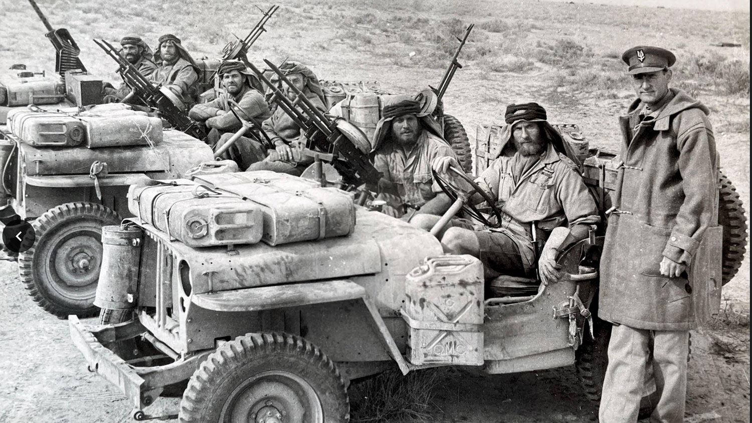 Image ID 2TCE43W Lt Col David Stirling on the right next to Lt Edward McDonald and other Special Forces soldiers, known as the Long Range Desert Group, in North Africa on 18 January 1942 CREDIT Pictorial Press Ltd Alamy Stock Photo EXP 231124