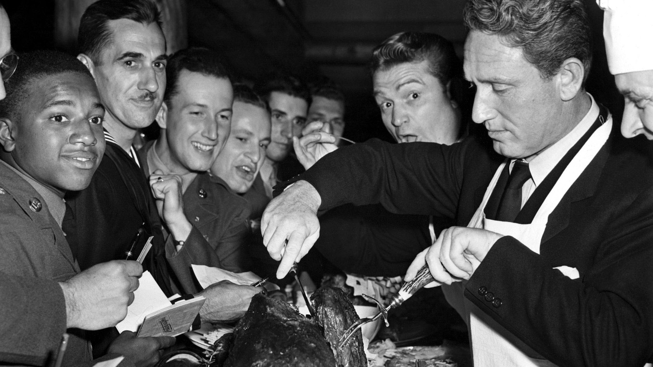 Spencer Tracy Thanksgiving turkey Hollywood Canteen 11.26.42 C13HPW Picture Everett Collection Inc Alamy Stock Photo