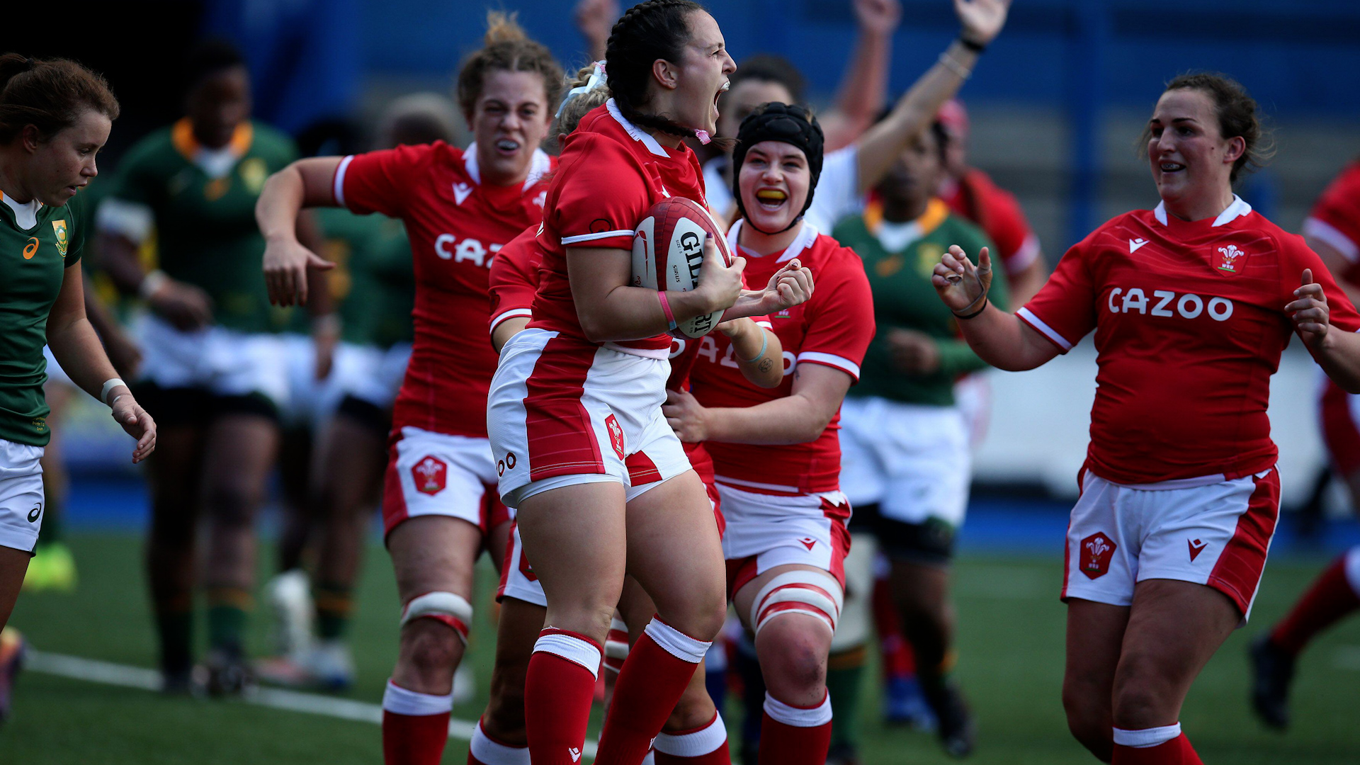 Image ID 2H65BEA Ffion Lewis of Wales celebrates after she scores her teams 2nd try. Wales women v South Africa women NO REUSE CREDIT Andrew Orchard sports photography .jpg