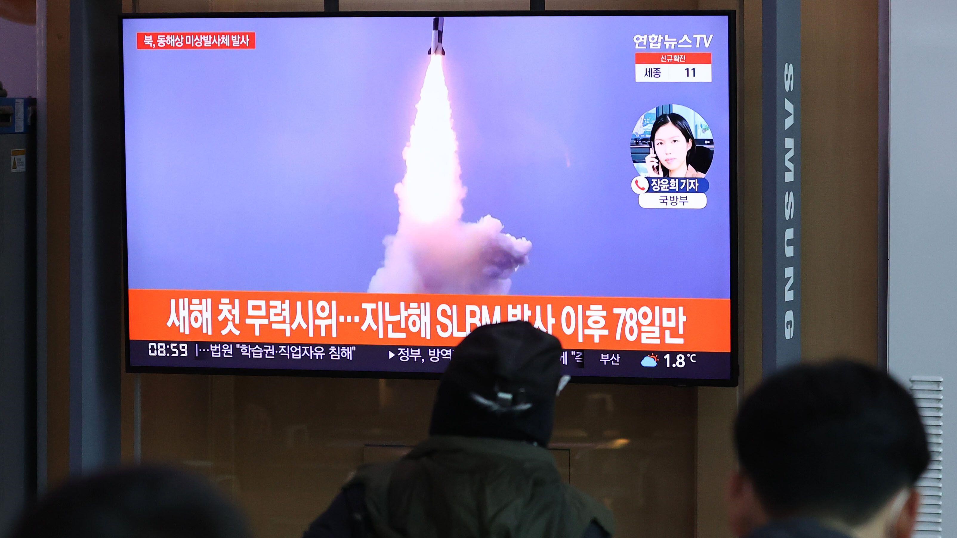 Image ID 2HDA237 N Korea fires unidentified projectile People watch a TV report at Seoul Station in January 05012022 CREDIT Yonhap,Newcom,Alamy Live News.jpg