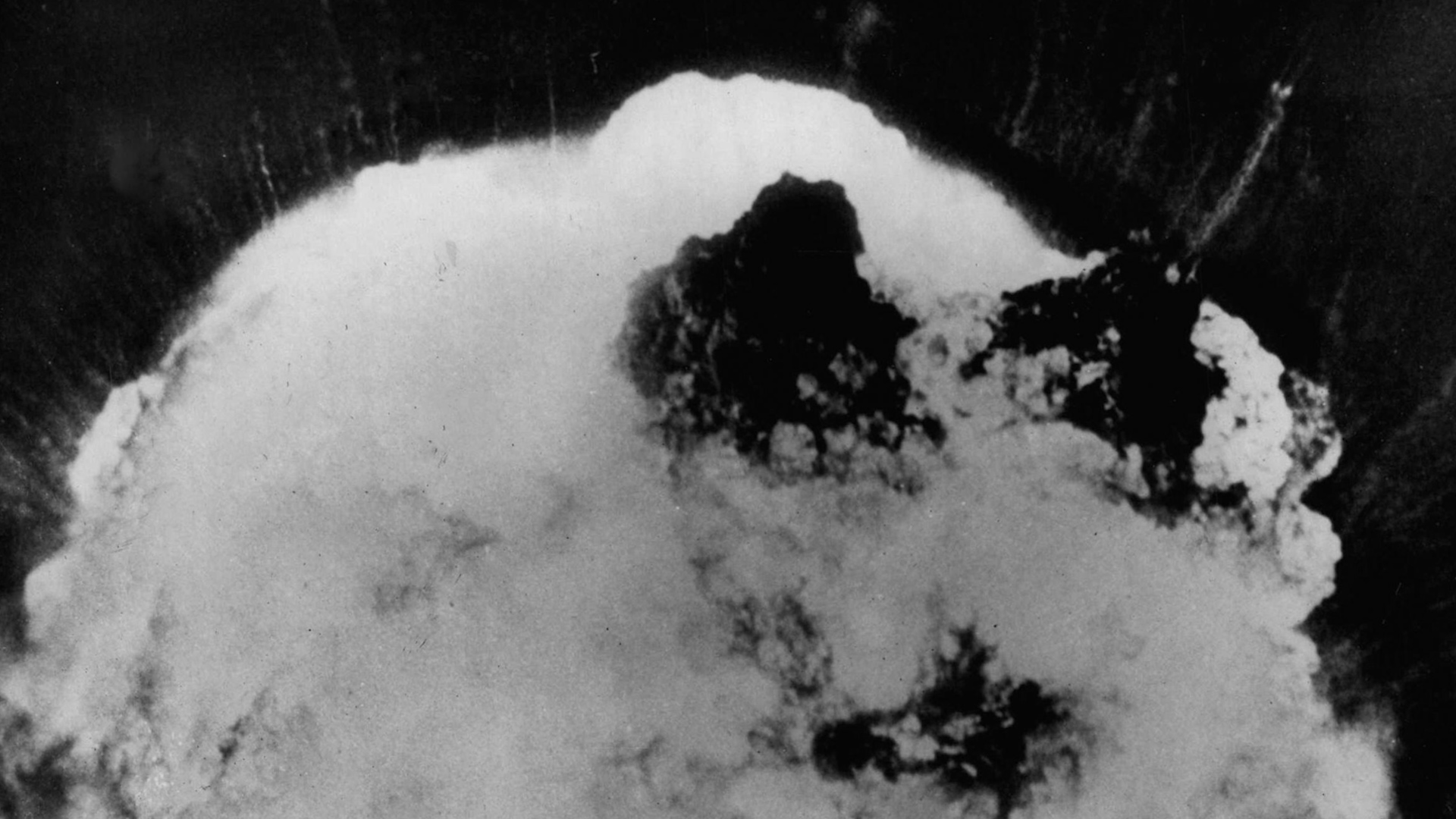 Image ID 2HX678M Close-Up Of Britain's A-Bomb Blast at the Monte Bello Islands, Australia 09121952 CREDIT Alamy EXP 04112023.jpg