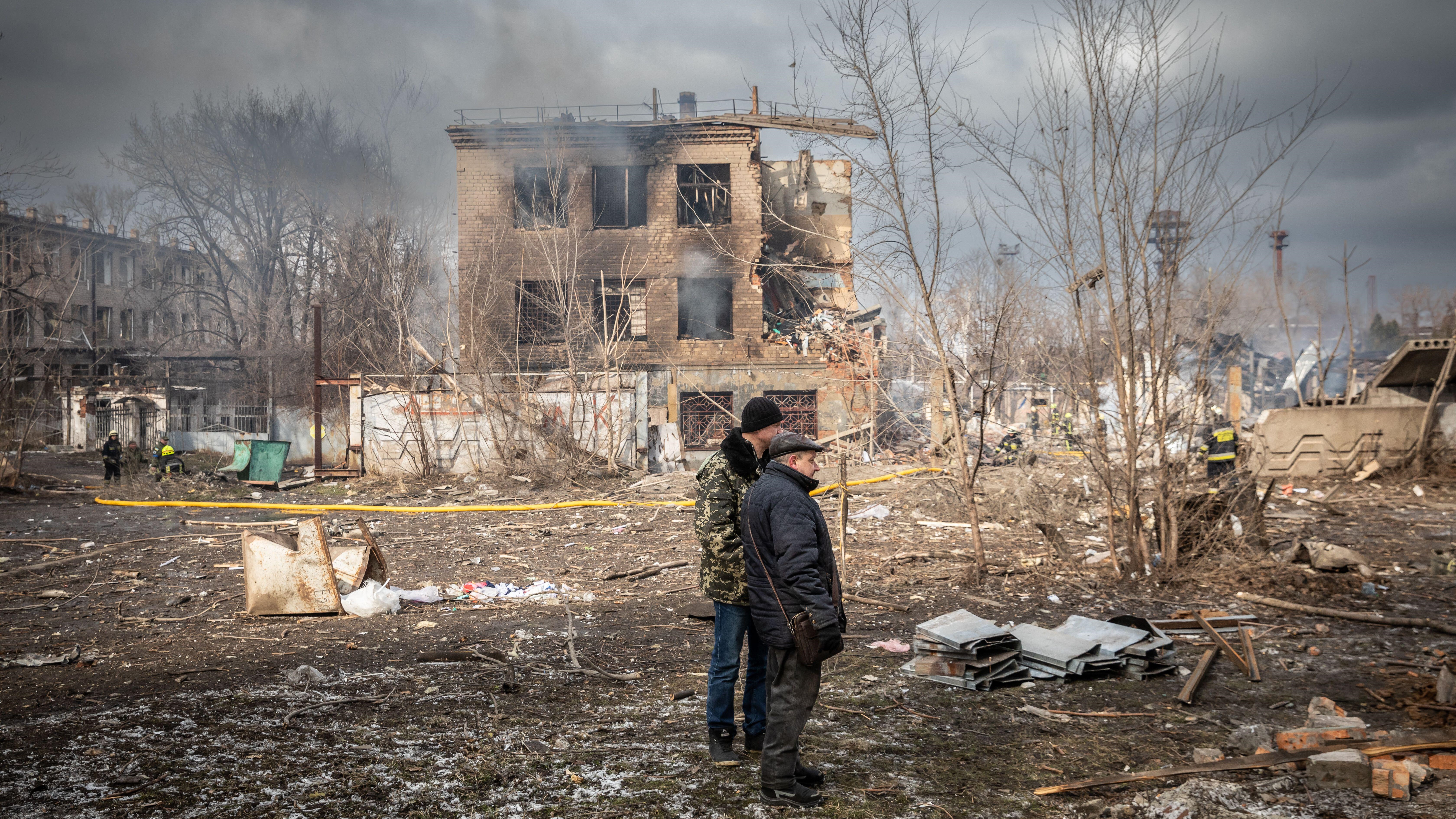 Image ID 2J0TXE3 result of Russian military attack on residential area of the city of Dnipro Dnipropetrovsk 20032022 CREDIT Vojtěch Dárvík Máca,Alamy Stock Photo.jpg