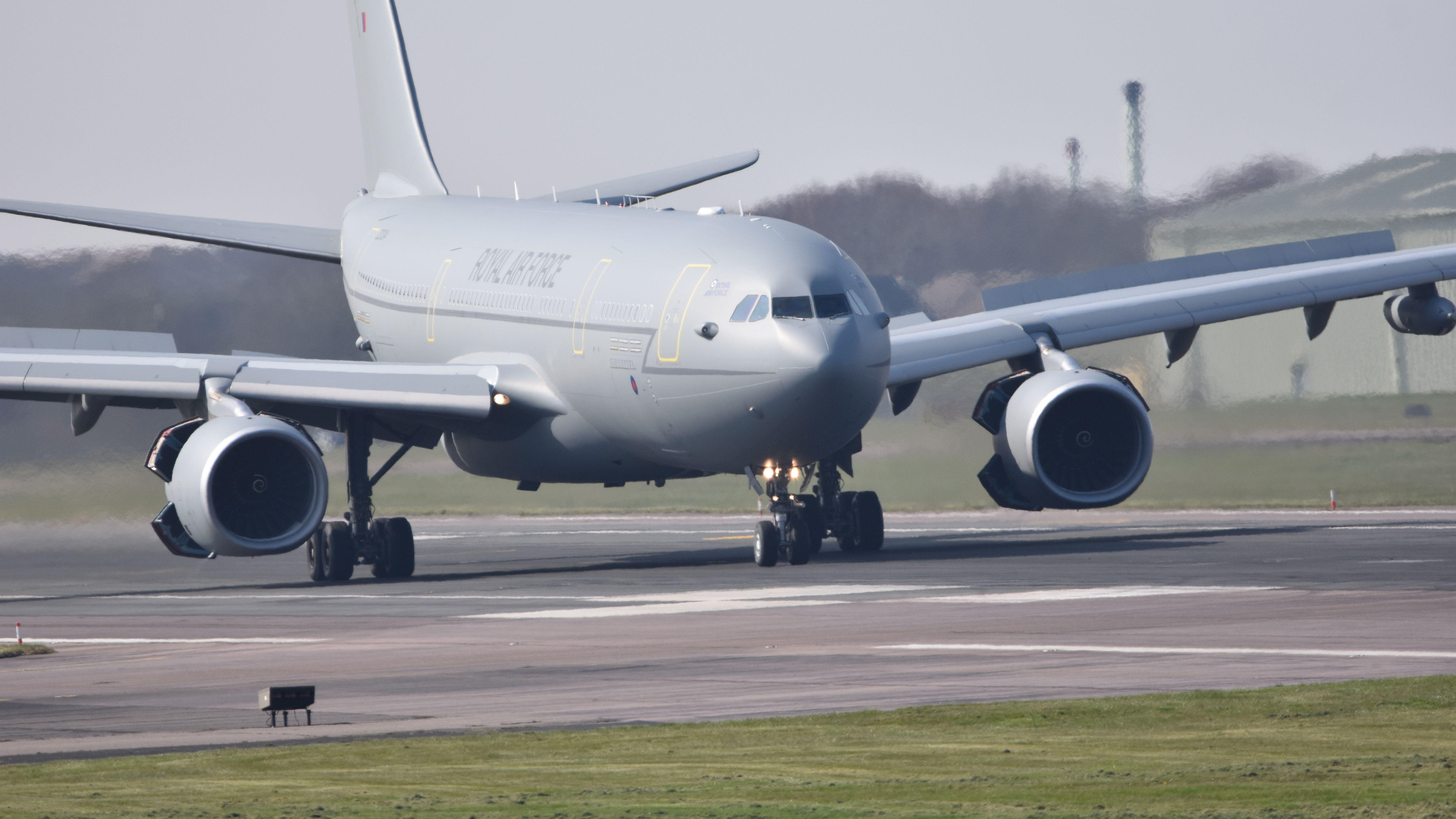 Image ID 2J1E9M1 runway at RAF Brize Norton in Oxfordshire 23032022 CREDIT Alamy Stock Photo.jpg