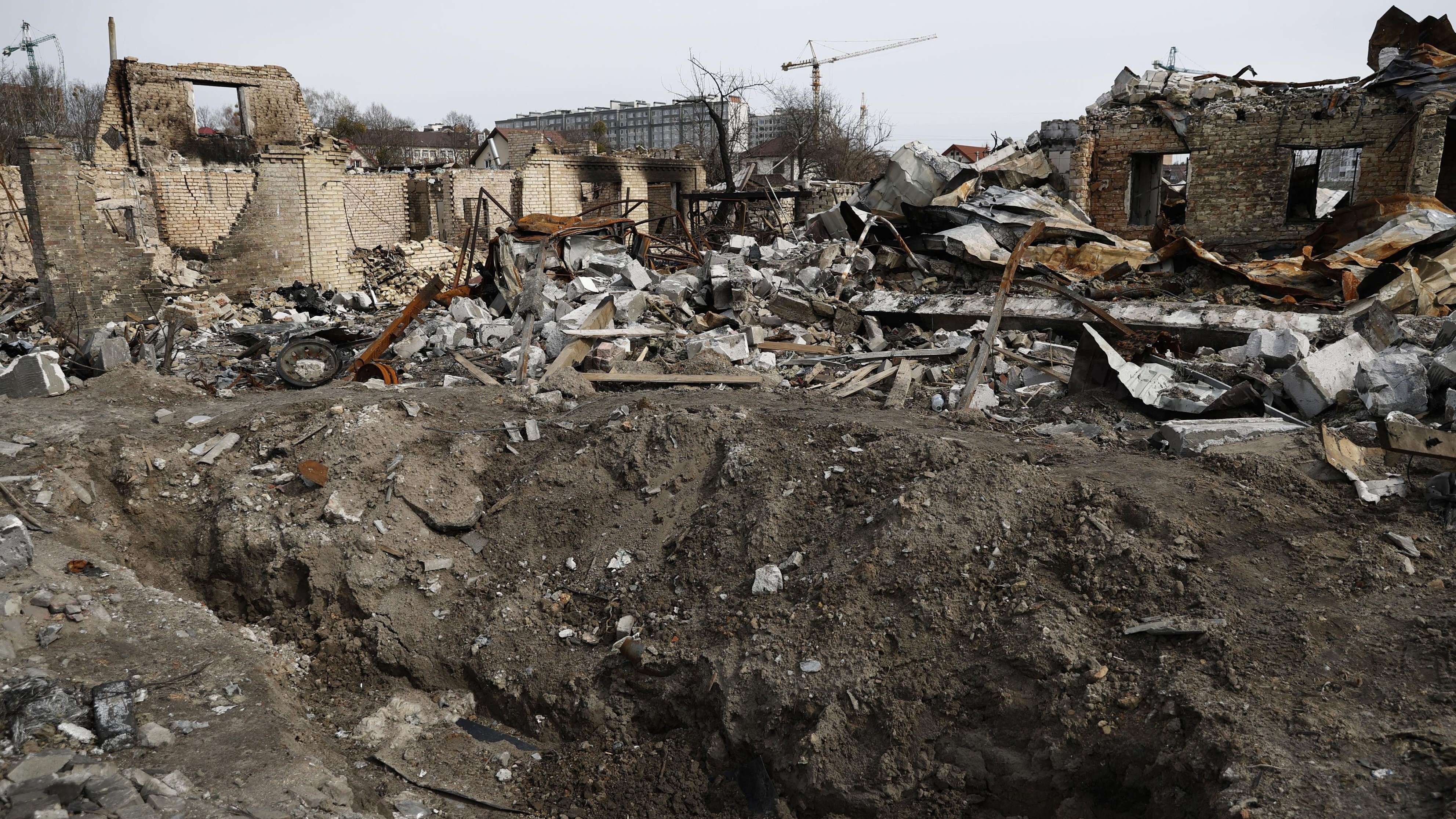 Image ID: 2J4APNH Destroyed residential area in Bucha near Ukraine capital Kyiv following Russian attacks 12042022 CREDIT Kyodo/Newscom/Alamy Live News .jpg