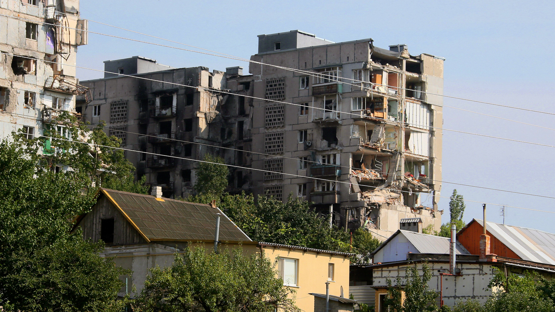 Residential buildings in Mariupol after fighting (Picture: Sipa US/Alamy Stock Photo).