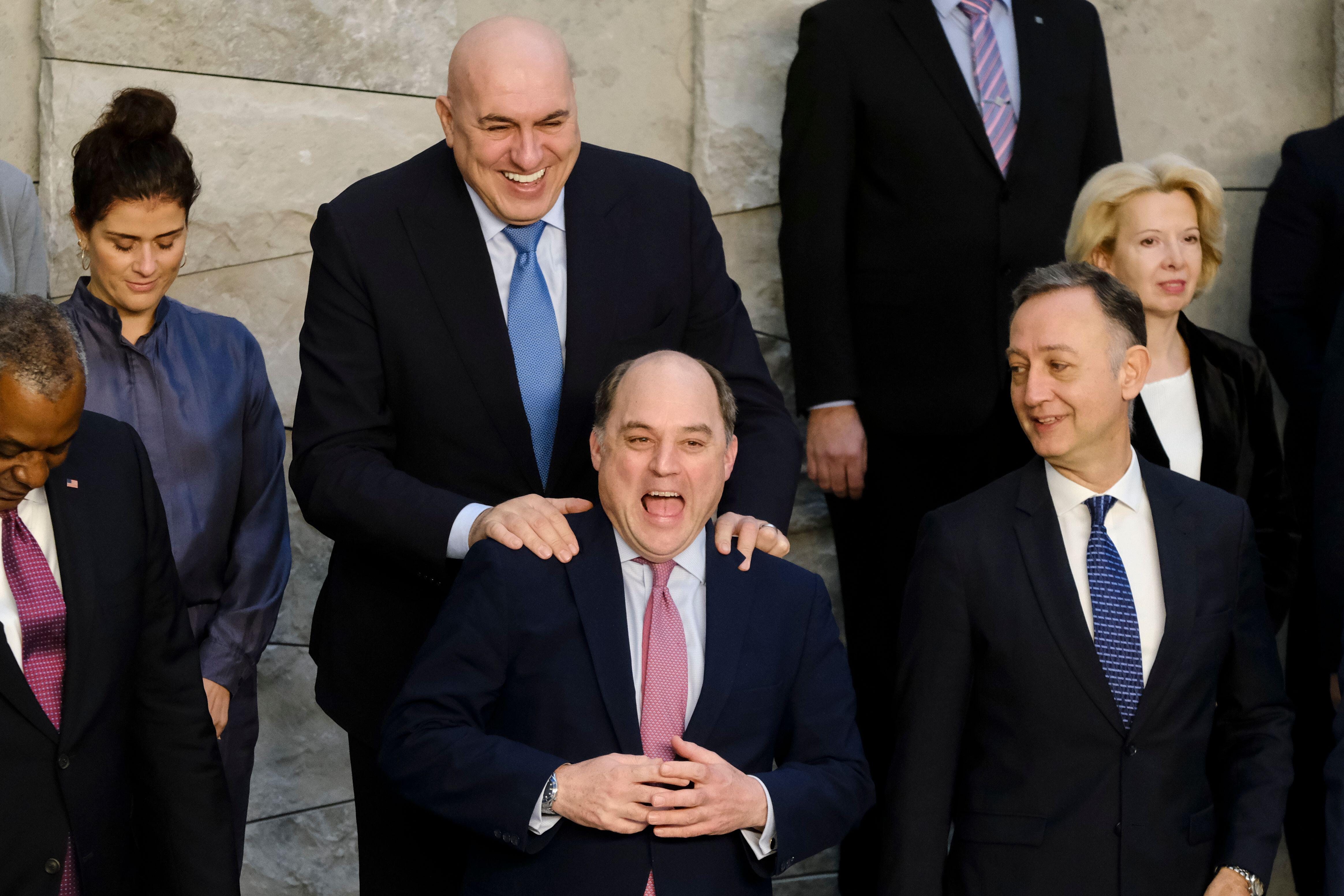 Image ID 2ND78FD Ben Wallace, Defence Minister poses with NATO Defence ministers for a family picture on the second day of a meeting at the NATO headquarter in Brussels, Belgium