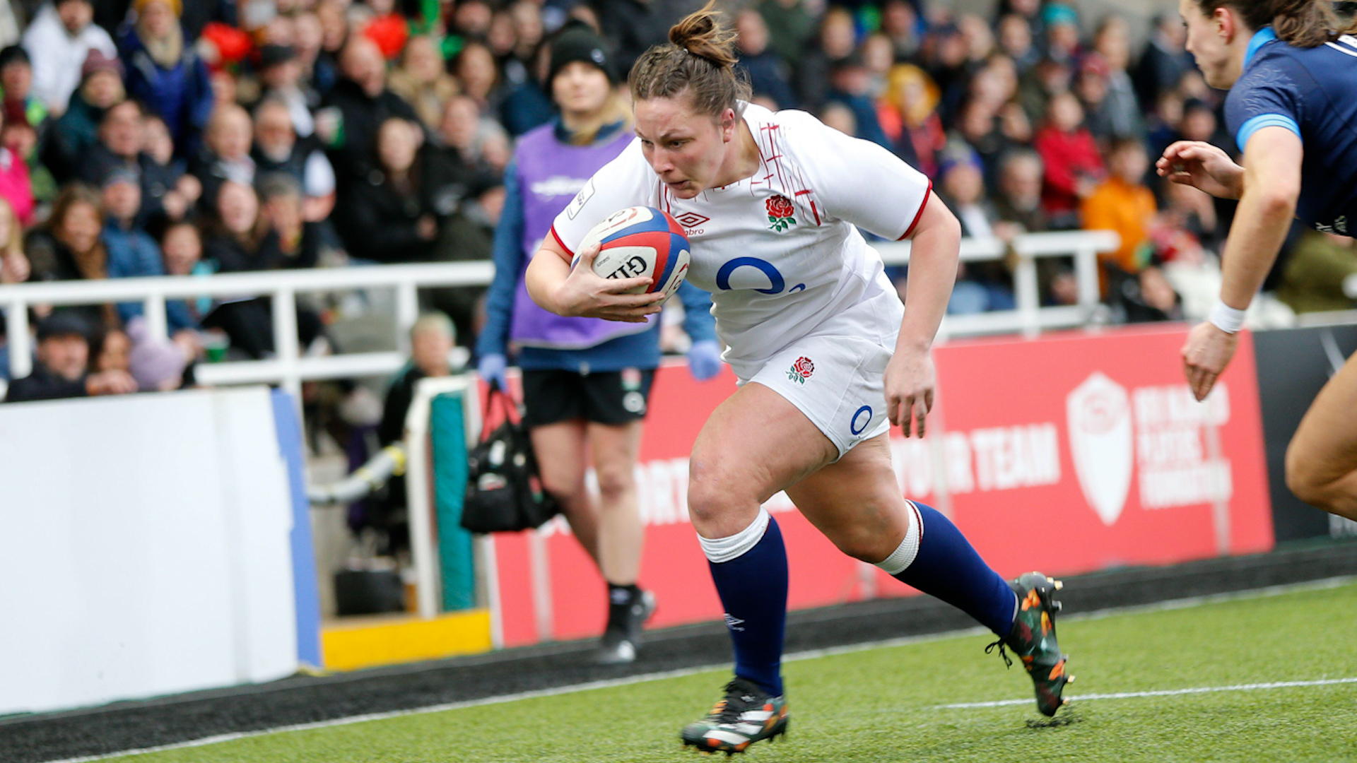 Image ID 2PH1REK Amy Cokayne scoring against Scotland Six Nations match 25032023 CREDIT MI News & Sport,Alamy Live News
