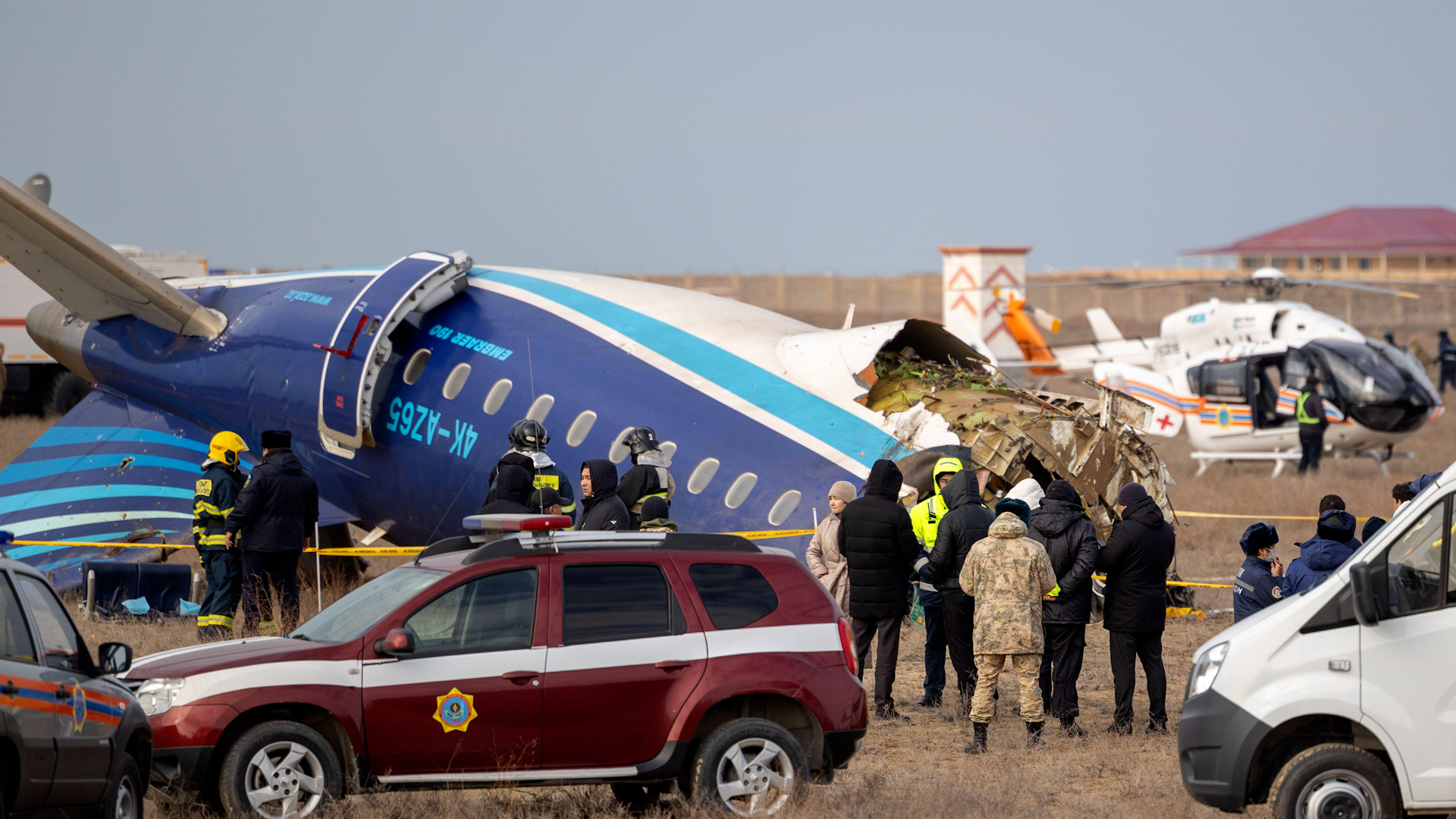 Image ID 2S07CD4 plane crash site near Aktau, Kazakhstan. Azerbaijan has declared Thursday a national day of mourning  NO REUSE CREDIT ALAMY