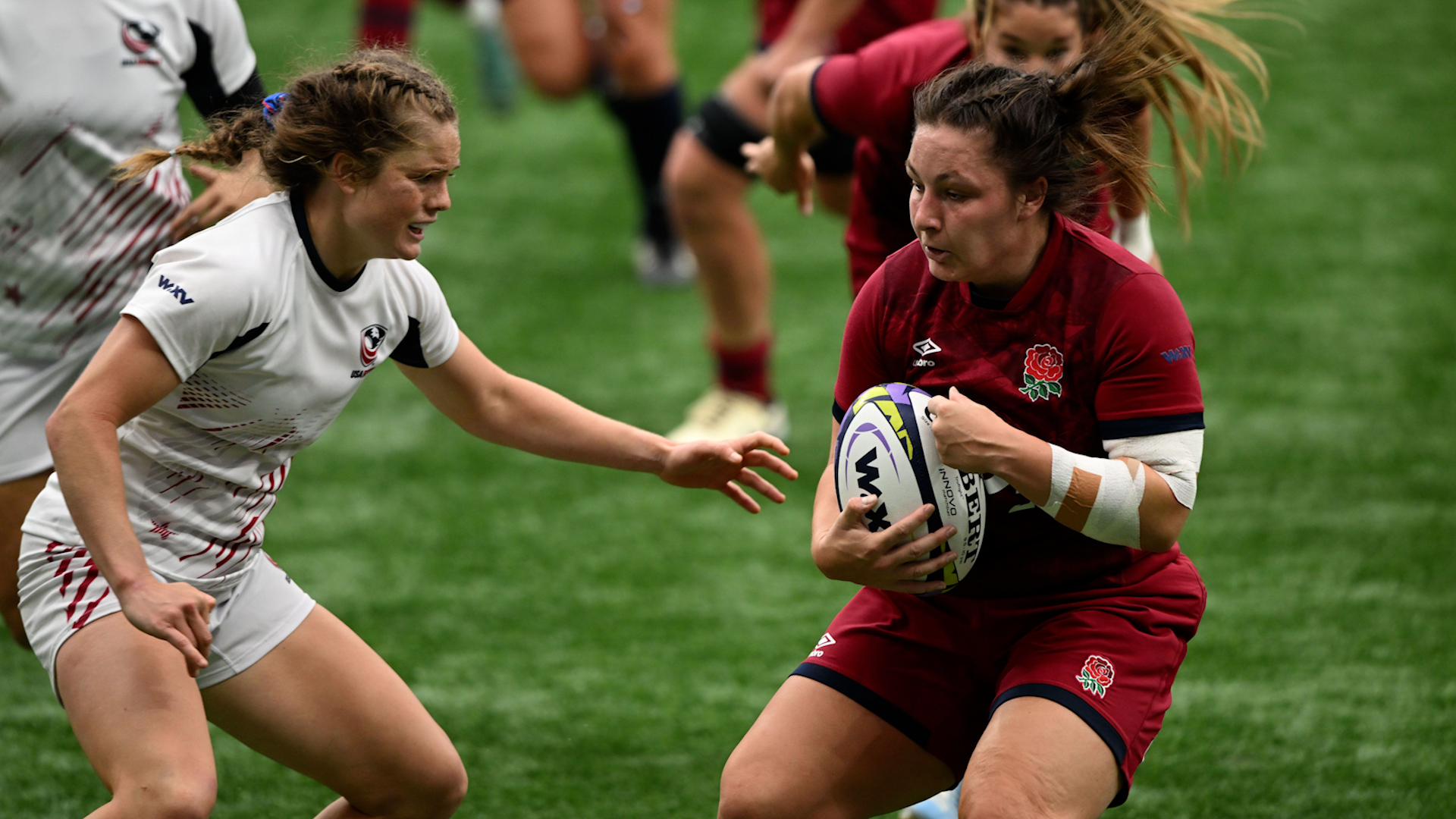 Image ID 2Y7DWNR England hooker Amy Cokayne holds the ball against USA CREDIT Sipa US Alamy Stock Photo EXP 23112024.jpg
