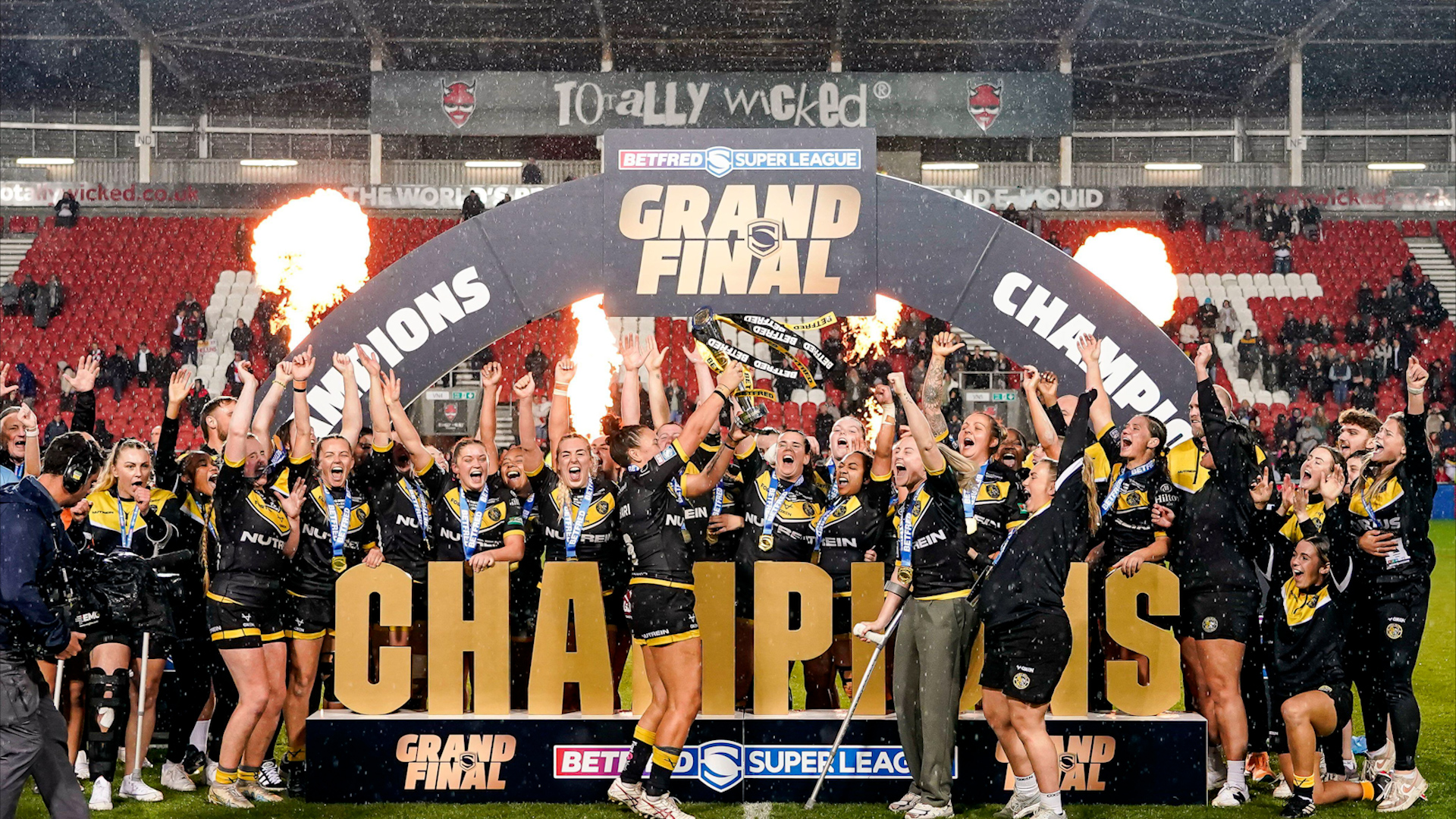 Image ID 2Y8T0AY York Valkyrie are 2024 Super League Grand Final Winners CREDIT James Giblin Alamy Stock Photo EXP 23112024.jpg