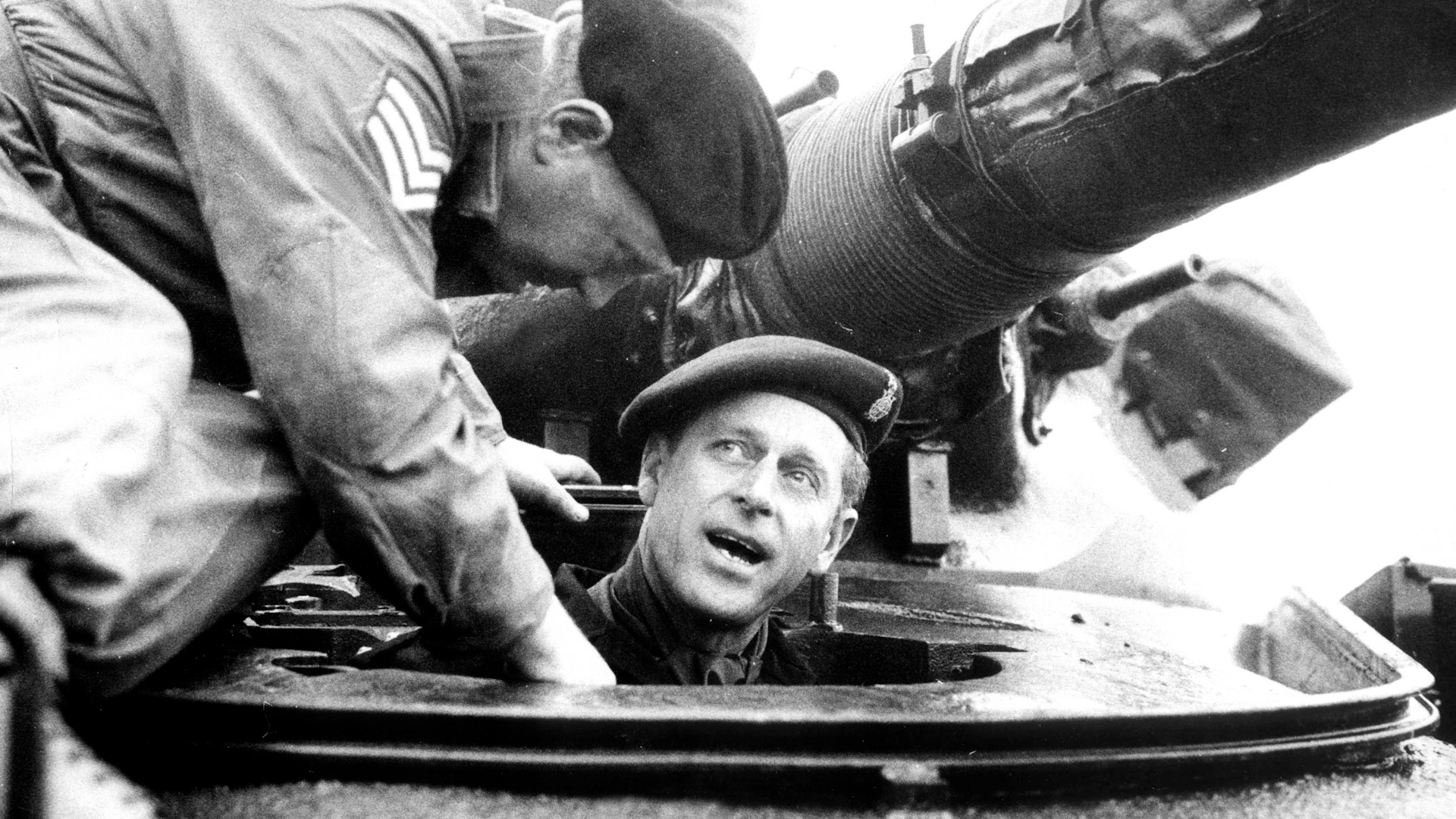 Image ID E0Y799 Prince Philip as Colonel-in-Chief in a Chieftain tank of the Queen’s Royal Irish Hussars 20031969 CREDIT Keystone Press, Alamy Stock Photo