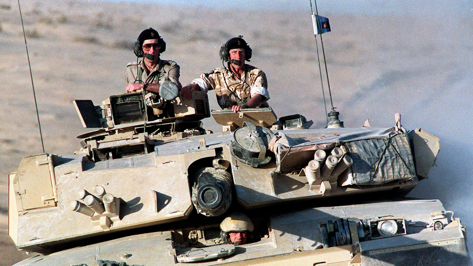 Image ID G4KY43 Prince of Wales rides in a Challenger tank of the Royal Scots Dragoon Guards with Brigadier Patrick Cordingley while on a visit to British troops in Dharhan 2212199 CREDIT PA Alamy Stock P