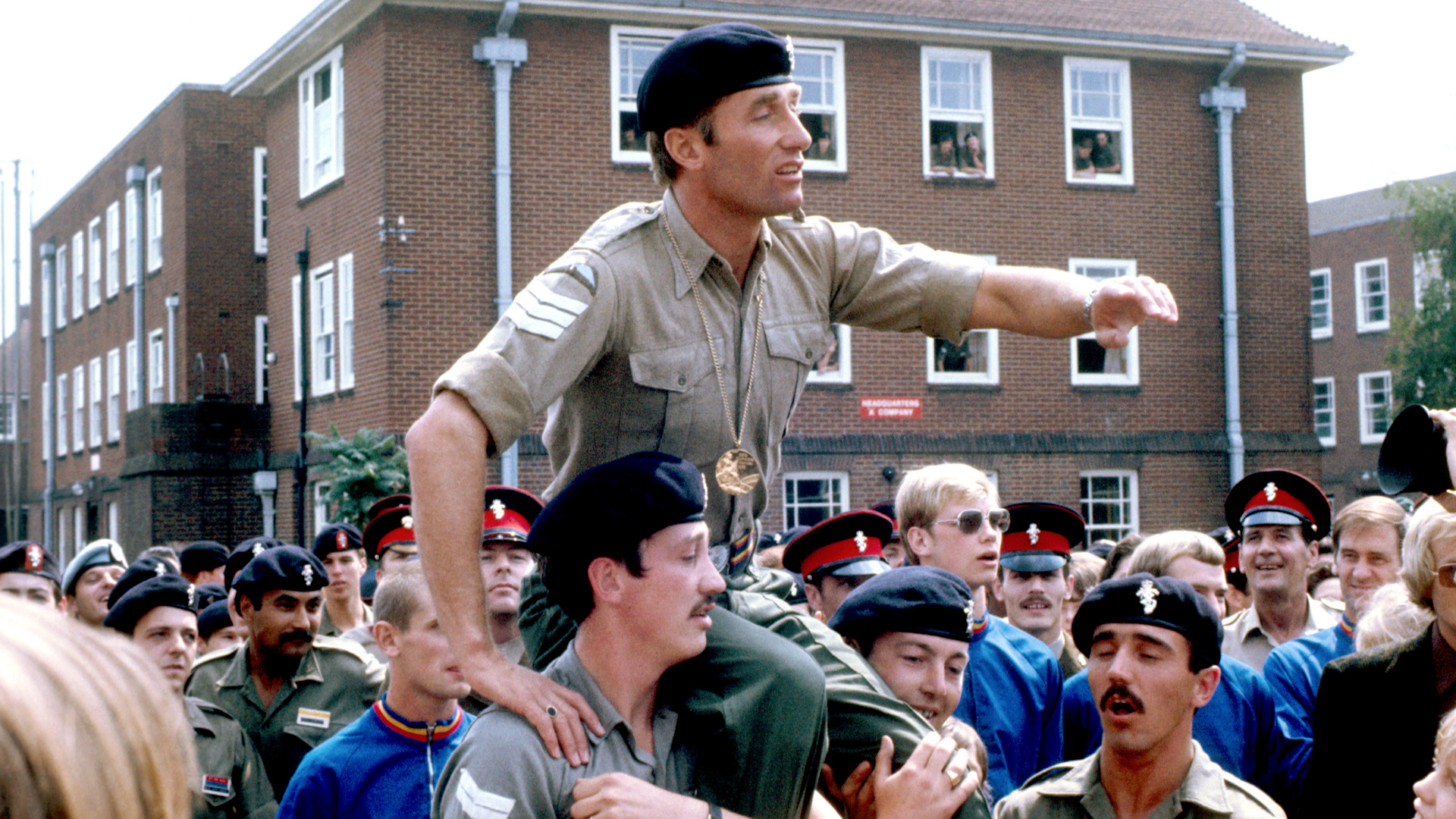 	Image ID GAR3FM Olympic Modern Pentathlon gold medallist Jim Fox is chaired by his pals upon his return to Arborfield Camp, Berkshire 040876 EXP 041123 CREDIT PA Images, Alamy Stock Photo.jpg