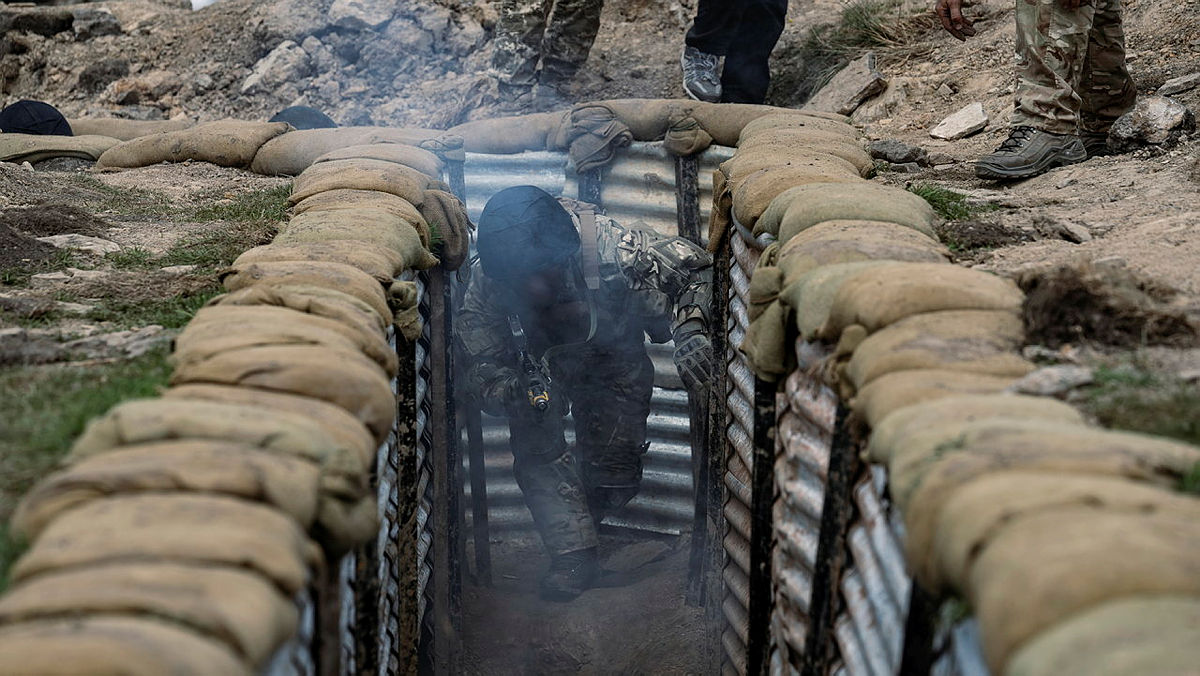 Image of 3 RIFLES training the Ukrainian Armed Forces in trench warfare within the United Kingdom 17072022 credit MOD.jpg