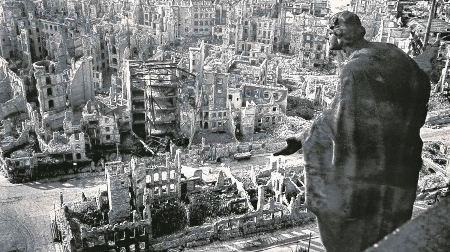 Image ID 2EJFJAY Dresden, Germany, in 1945 after the Allied bombing looking south from the town hall past statue depicting Güte NO REUSE CREDIT Pictorial Press Ltd Alamy Stock Photo