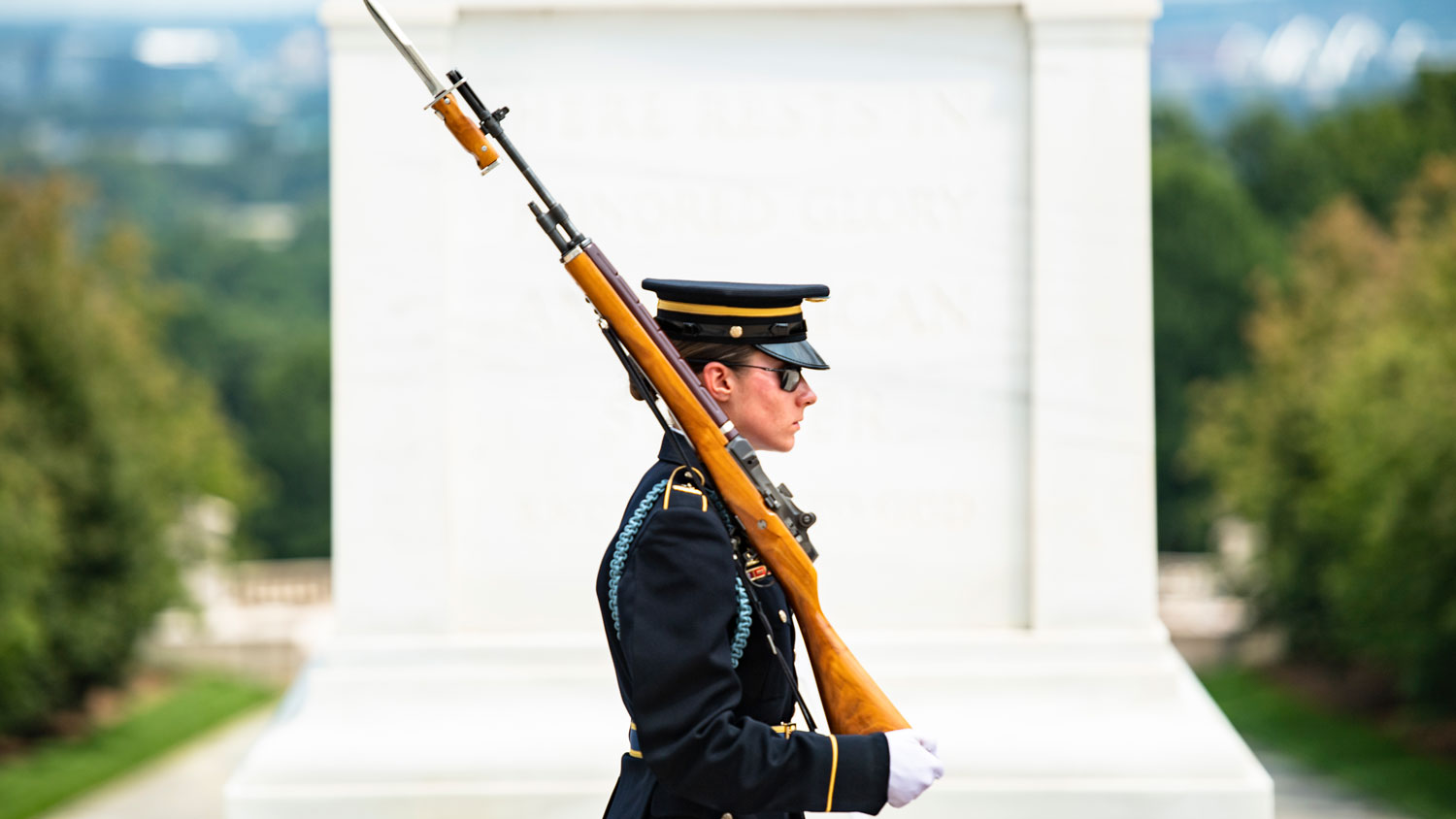 Image ID 7948753 Tomb guard US Army Private First Class Jessica Kwiatkowski walks the mat at the Tomb of the Unknown Soldier CREDIT US Army Arlington National Cemetery