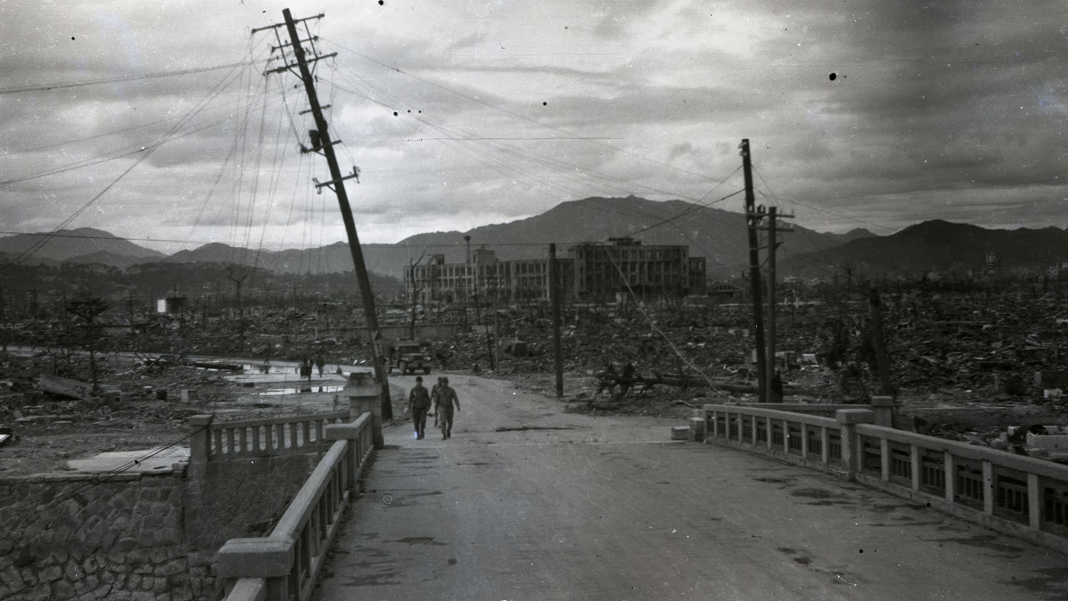 Image ID BH0GA1 scene from Hiroshima, Japan in ruins shortly after the Atomic Bomb was dropped CREDIT Archive Image Alamy Stock Photo EXP 041123