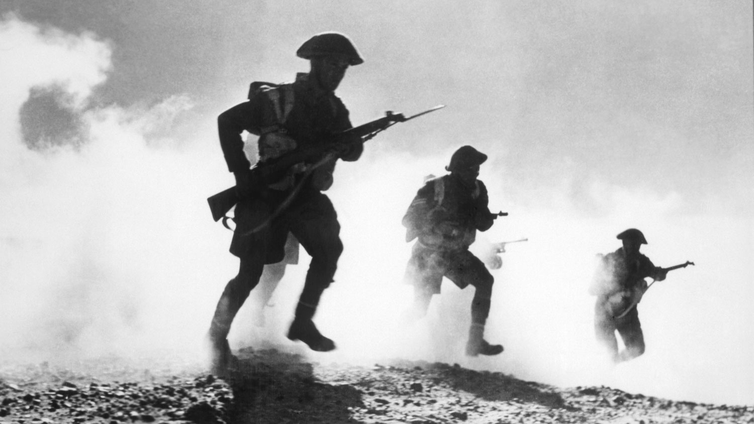 Image ID CYPJ6T Battle of El Alamein advancing British Army soldiers of General Montgomery's 8th Army in 1942 CREDIT Glasshouse Images Alamy Stock Photo EXP 17.02.24