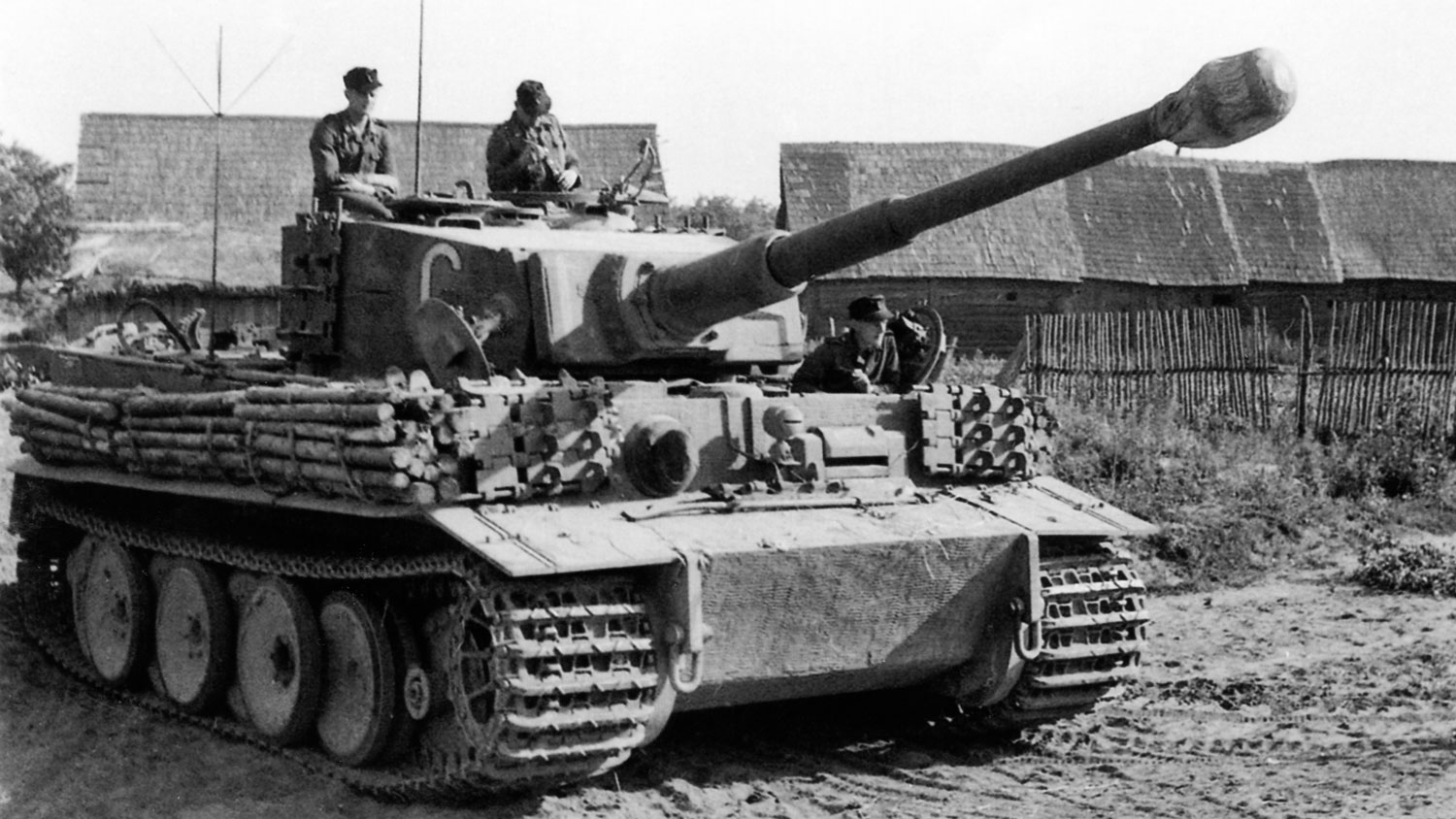 Image ID G1F7DP A German Tiger Tank on the Eastern Front in 1944 CREDIT Michael Cremin Alamy Stock Photo EXP 231124