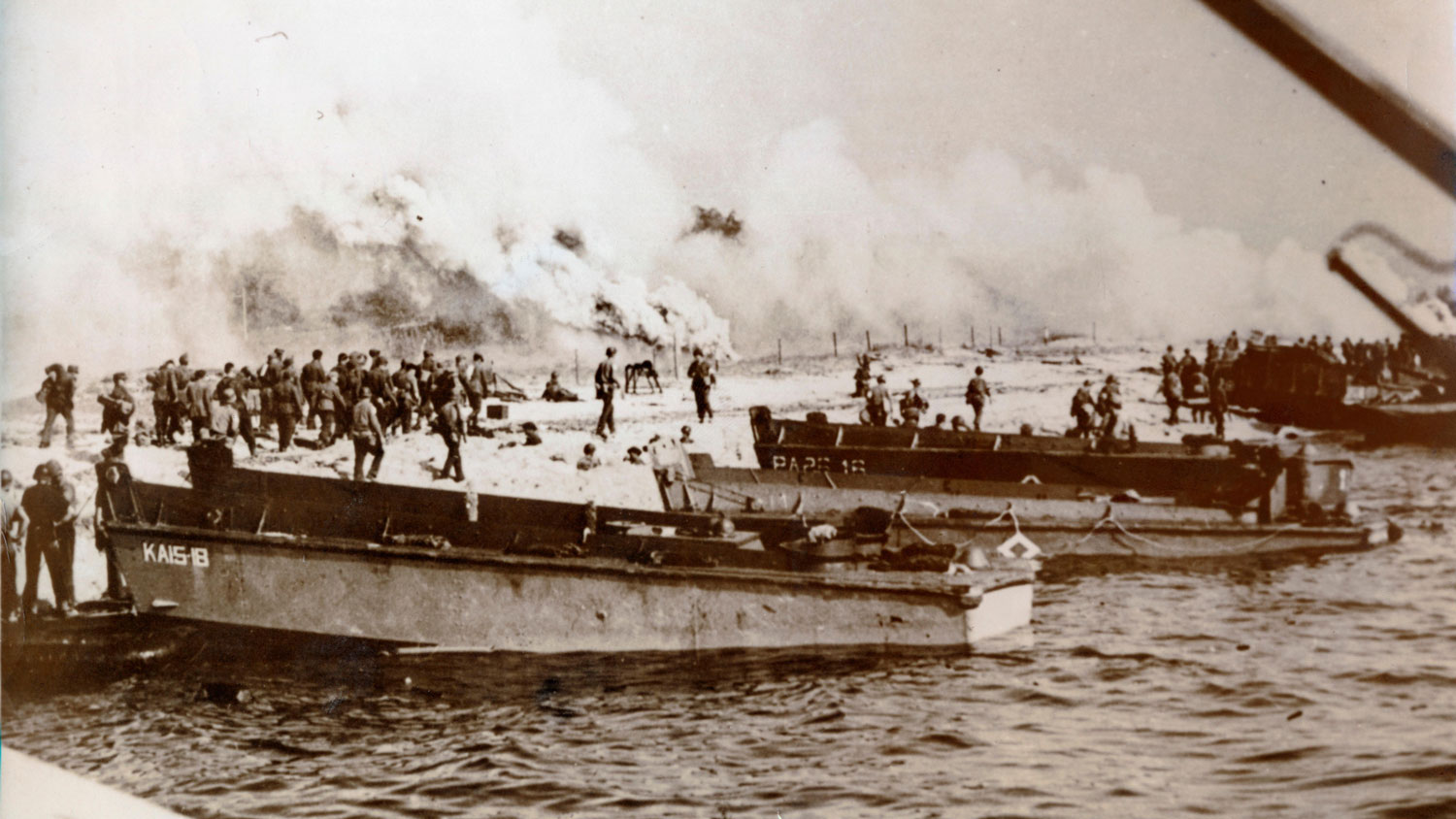 Image ID W7EFEW Operation Dragoon landings, southern France, 15 August 1944 CREDIT The Print Collector Alamy Stock Photo EXP 231124