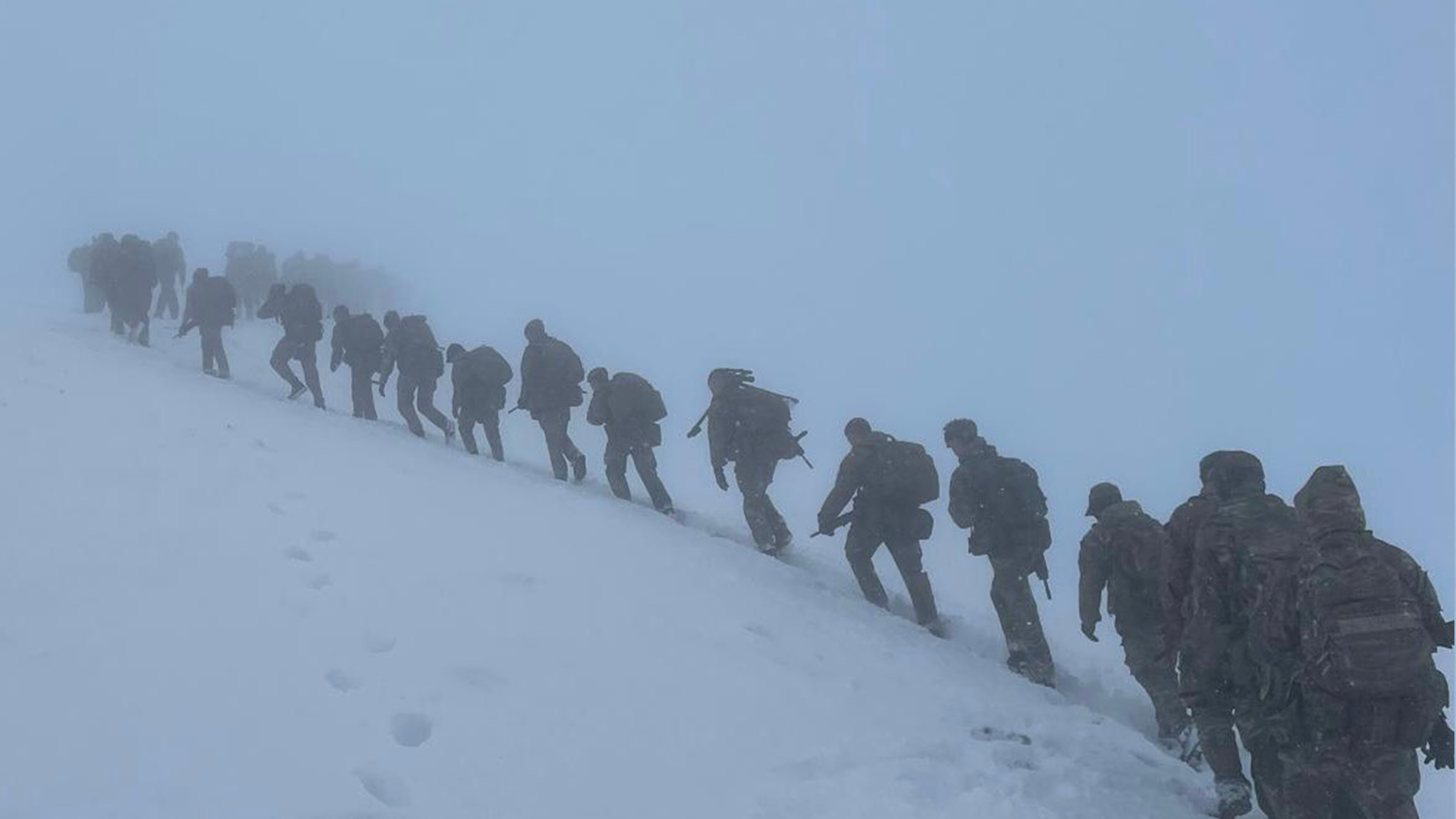 Irish Rangers climb Pen y Fan in -8C weather (Picture: Royal Irish Regiment)