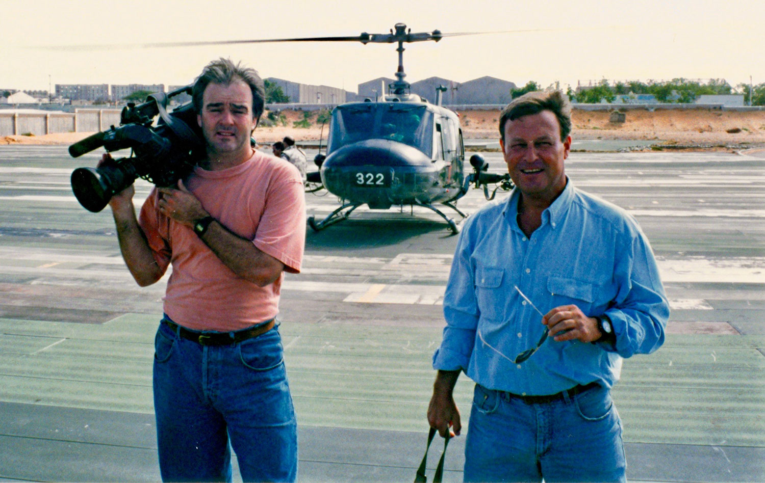 Sky News' Jeremy Thompson & Ian Robbie in Somalia, 1992