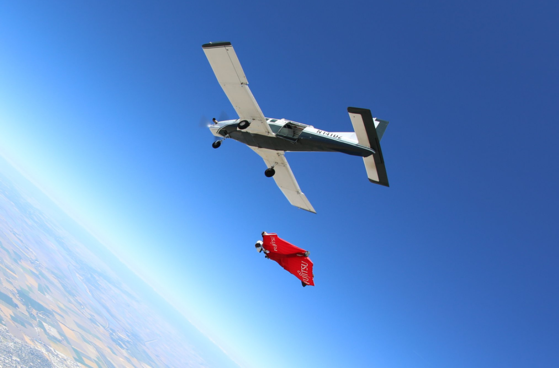 Wingsuit flying 
