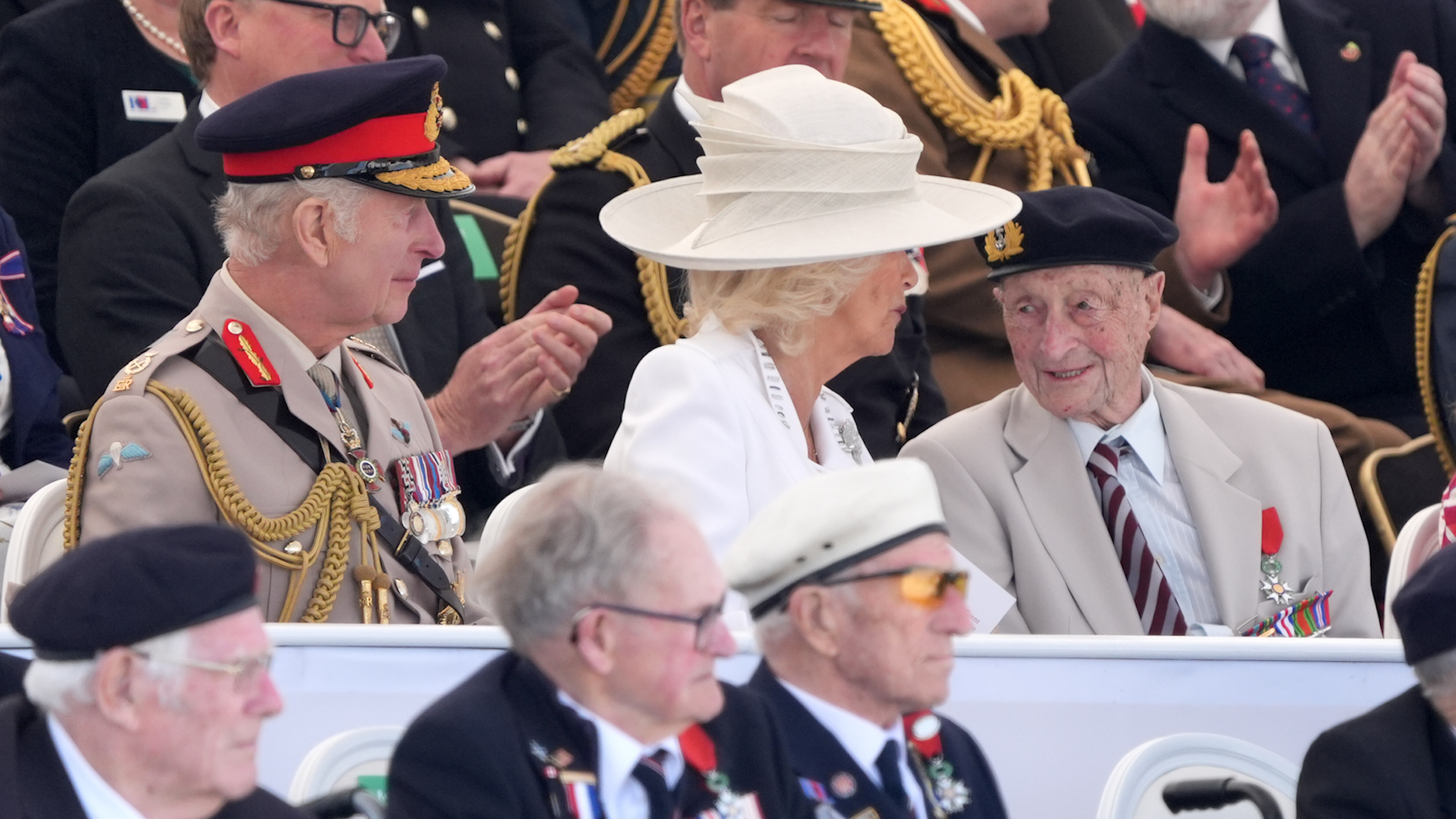 	King Charles Queen Camilla with Royal navy D-Day veteran Richard Trelease D Day 80 British Normandy Memorial in Ver-sur-Mer 060624 CREDIT PA