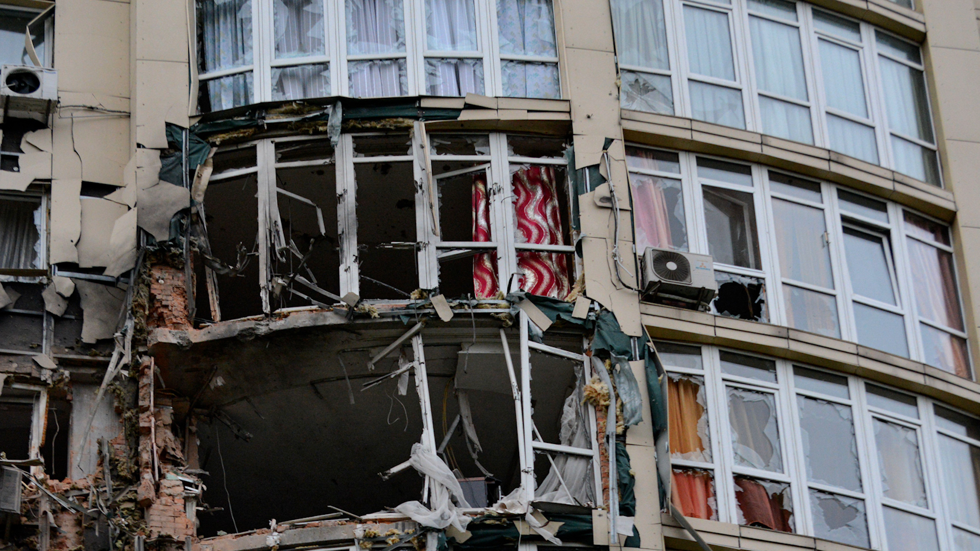 Kyiv Ukraine broken windows Russian military attack by Iranian-made Shaheds drones 080523 Image ID 2R0AWHW CREDIT SOPA Images Limited Alamy Stock Photo