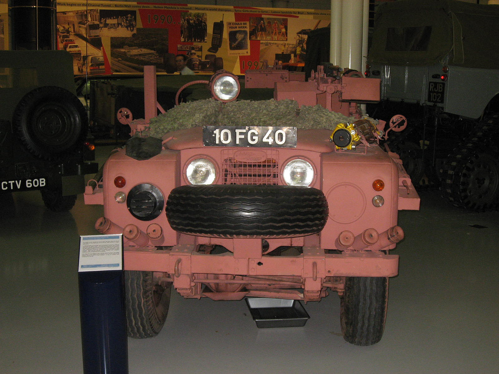 Pink Panther Land Rover SAS