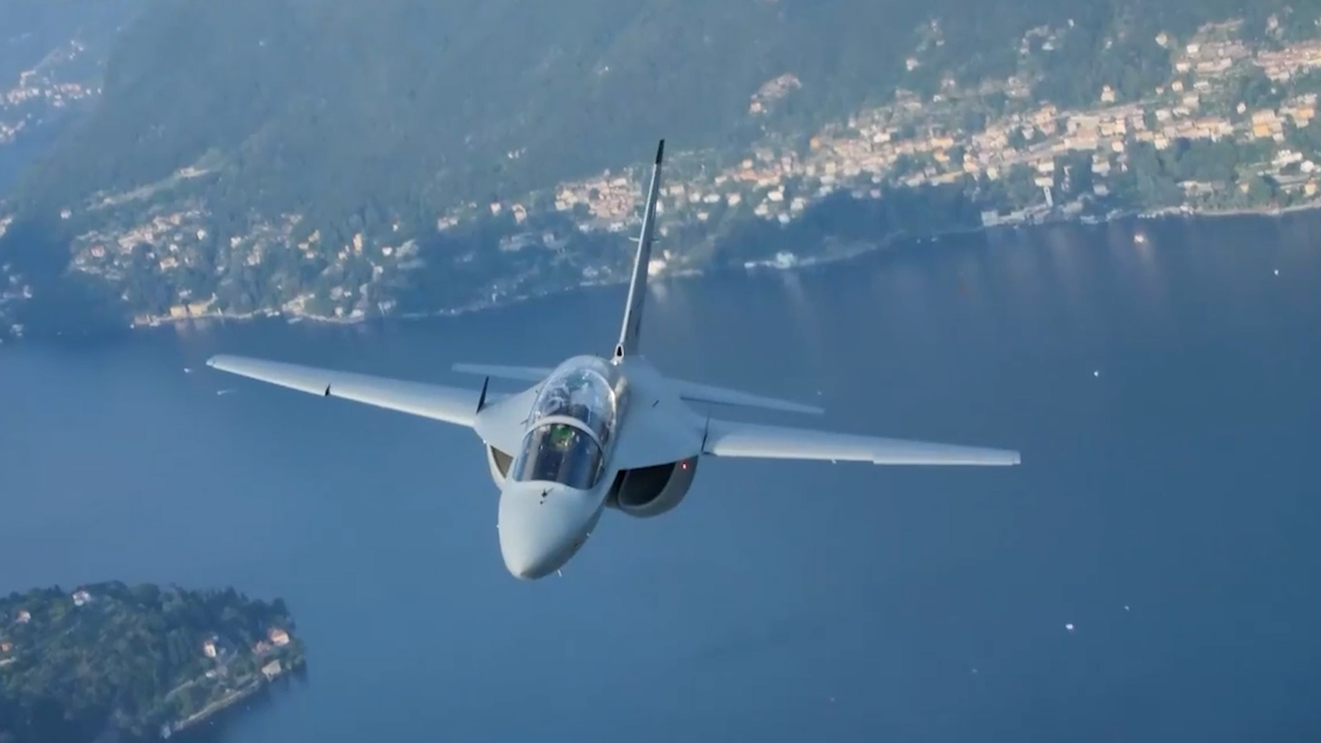 The Italian air force operates the M-346 but also offers an international flight training programme on the type in conjunction with the manufacturer (Picture: Leonardo)