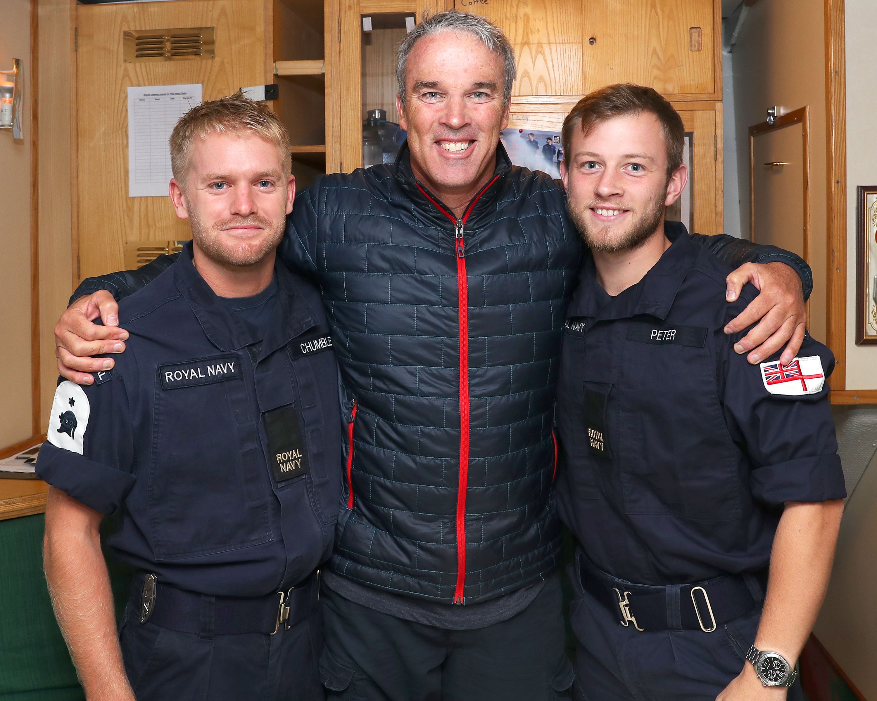  Lewis Pugh meets the crew of HMS Hurworth  (Credit: Royal Navy)