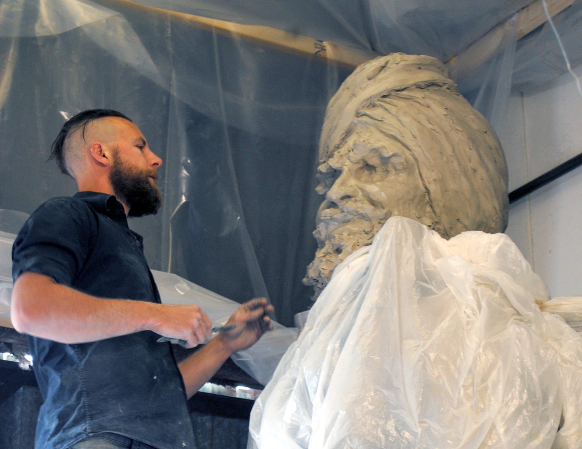 Lions of the Great War sculptor Luke Perry