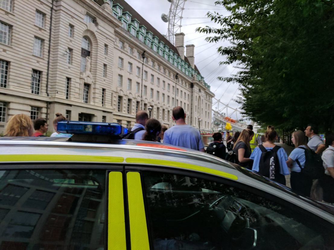 London Eye 'Wartime bomb' Found In Thames Credit: @Muga_over